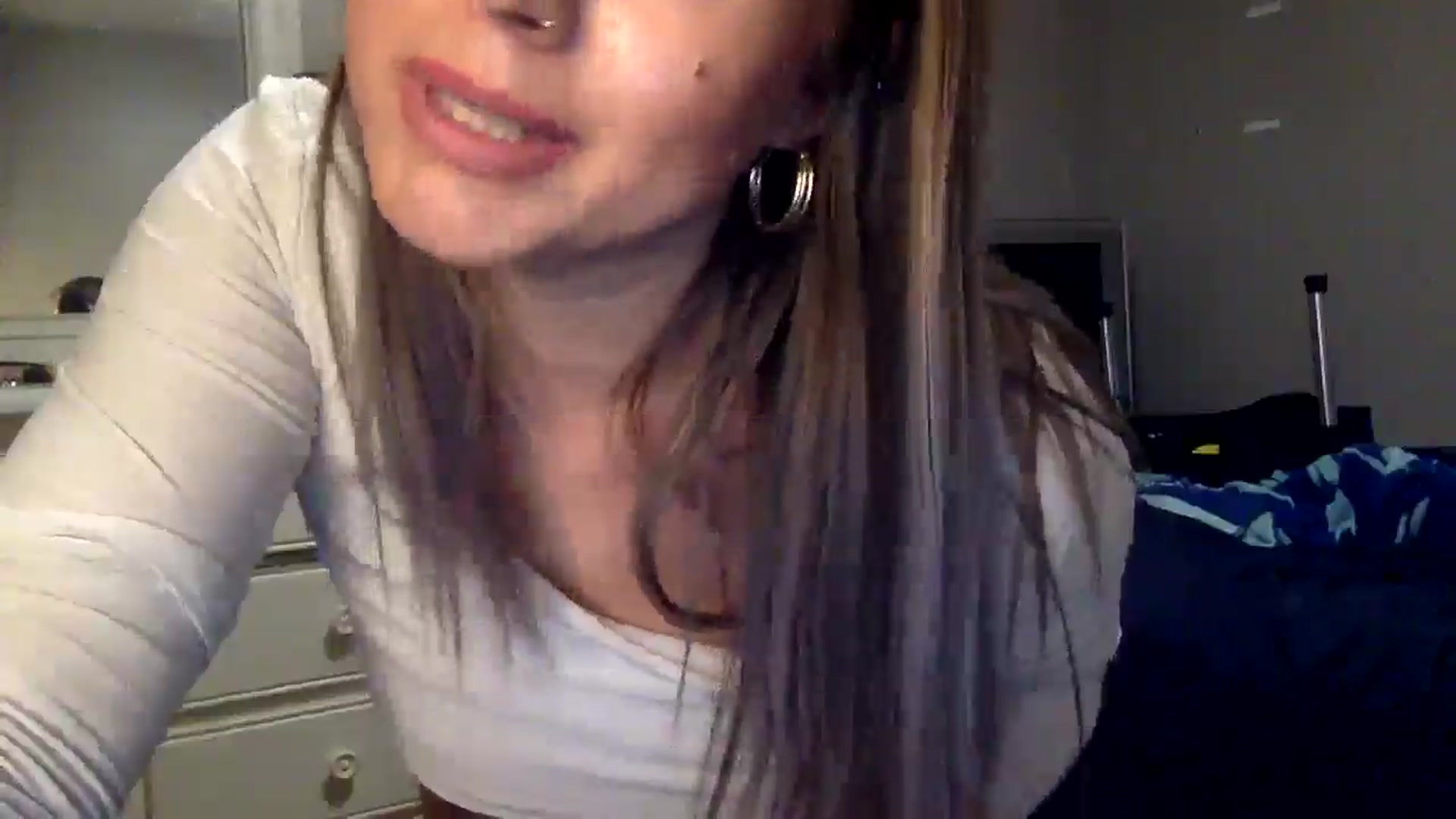 Gallery image thumbnail from WhisperGirl21's myfreecams stream on, 05/18/2024, 20:21 image 19 of 20