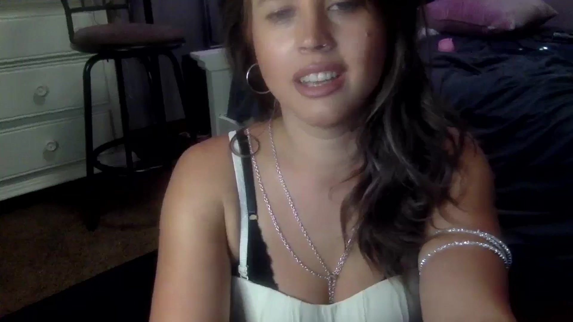 Gallery image thumbnail from WhisperGirl21's myfreecams stream on, 06/12/2024, 14:57 image 8 of 20