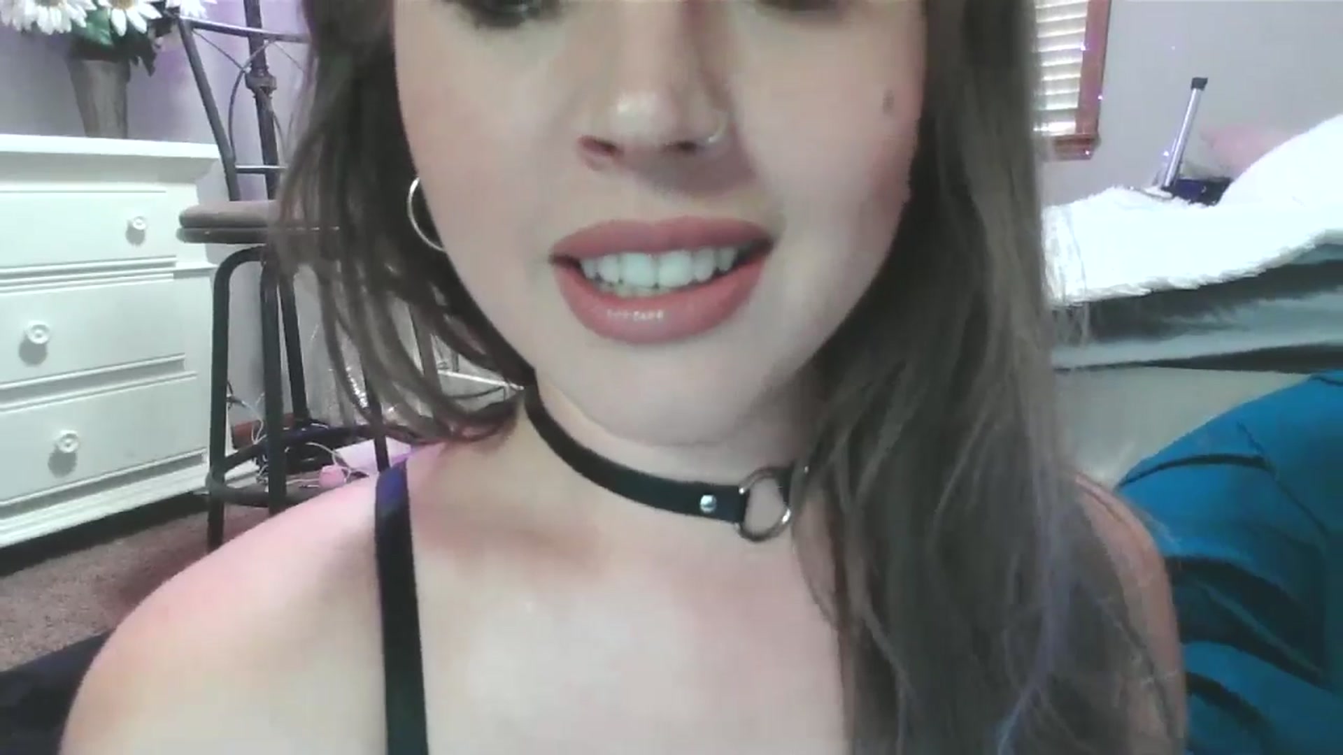 Gallery image thumbnail from WhisperGirl21's myfreecams stream on, 06/19/2024, 17:34 image 4 of 20