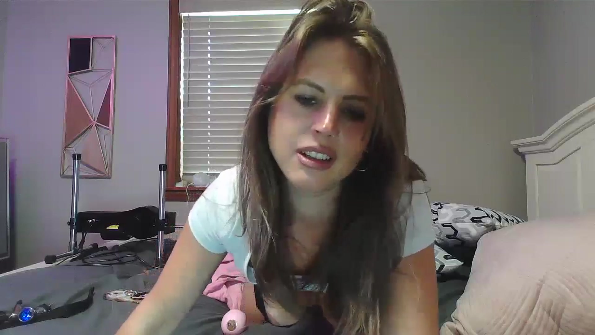 Gallery image thumbnail from WhisperGirl21's myfreecams stream on, 07/11/2024, 20:11 image 11 of 20
