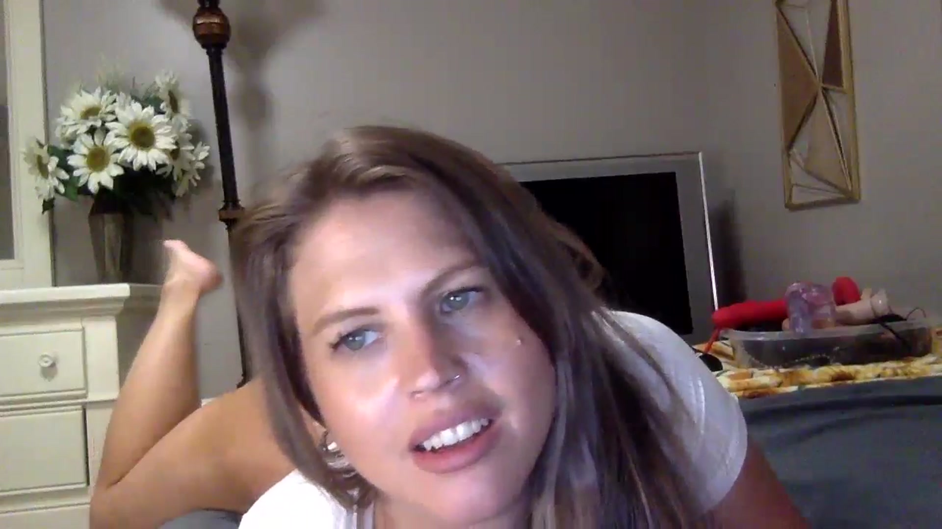 Gallery image thumbnail from WhisperGirl21's myfreecams stream on, 07/23/2024, 19:10 image 10 of 20
