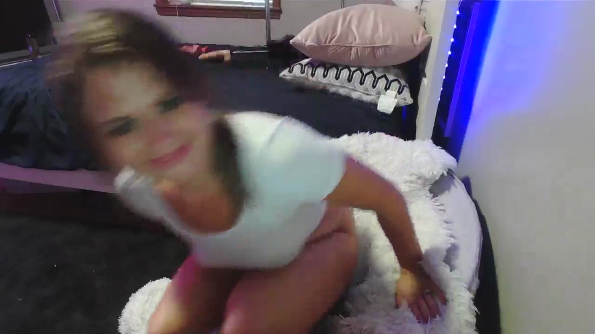 Gallery image thumbnail from WhisperGirl21's myfreecams stream on, 08/01/2024, 20:02 image 13 of 20