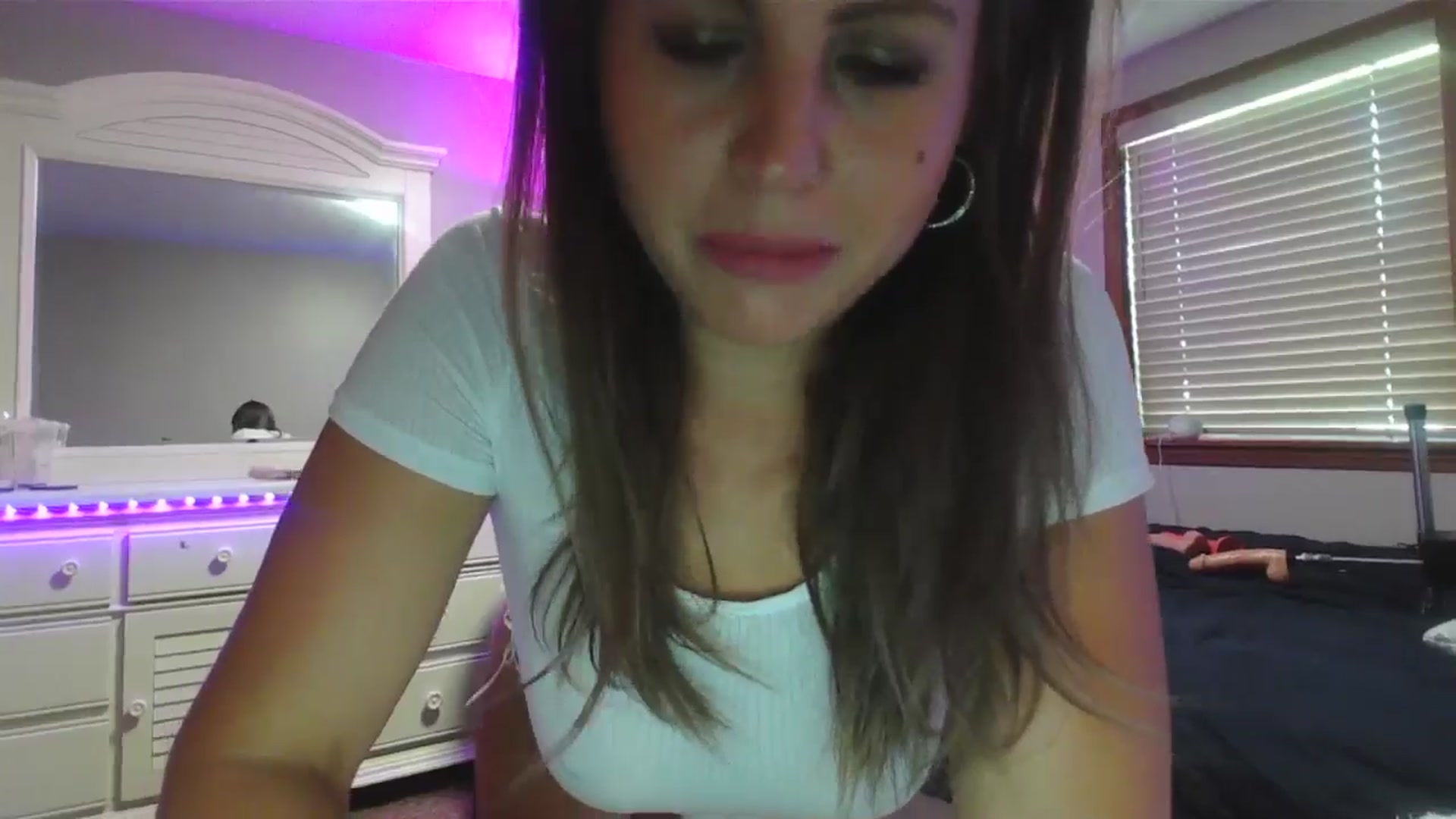 Gallery image thumbnail from WhisperGirl21's myfreecams stream on, 08/01/2024, 20:02 image 4 of 20