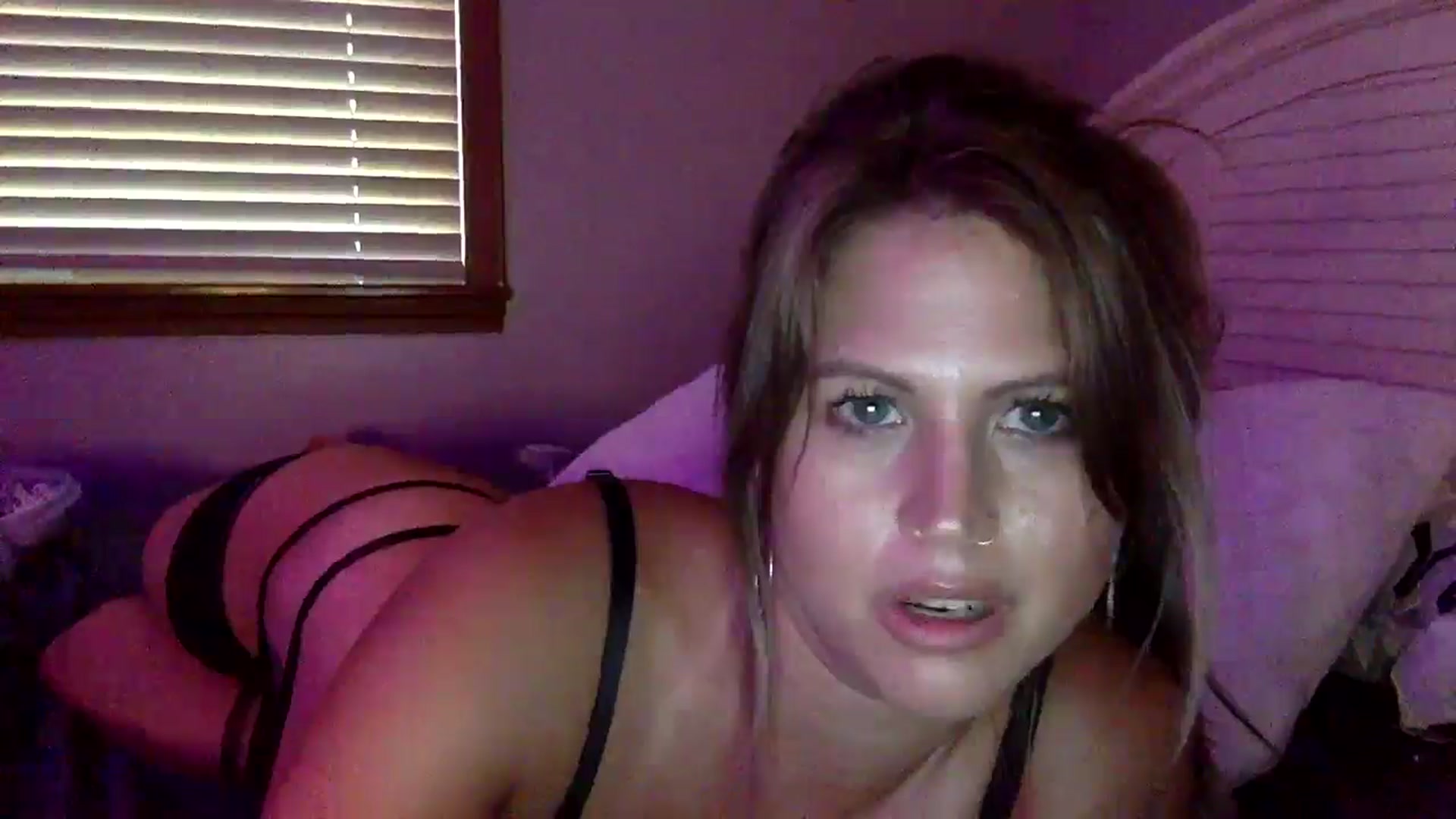 Gallery image thumbnail from WhisperGirl21's myfreecams stream on, 08/27/2024, 19:20 image 5 of 20