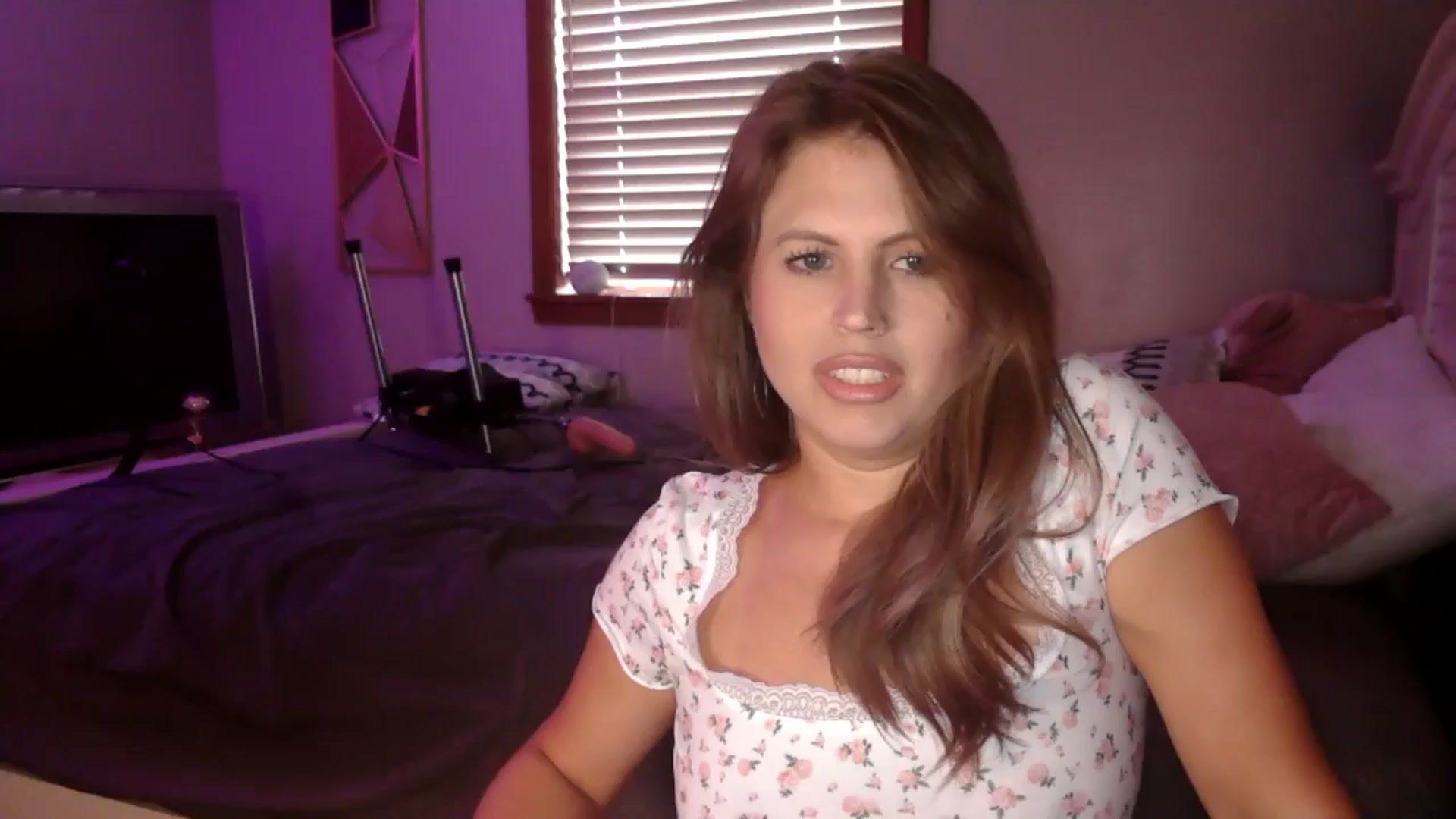 Gallery image thumbnail from WhisperGirl21's myfreecams stream on, 09/03/2024, 18:38 image 10 of 20