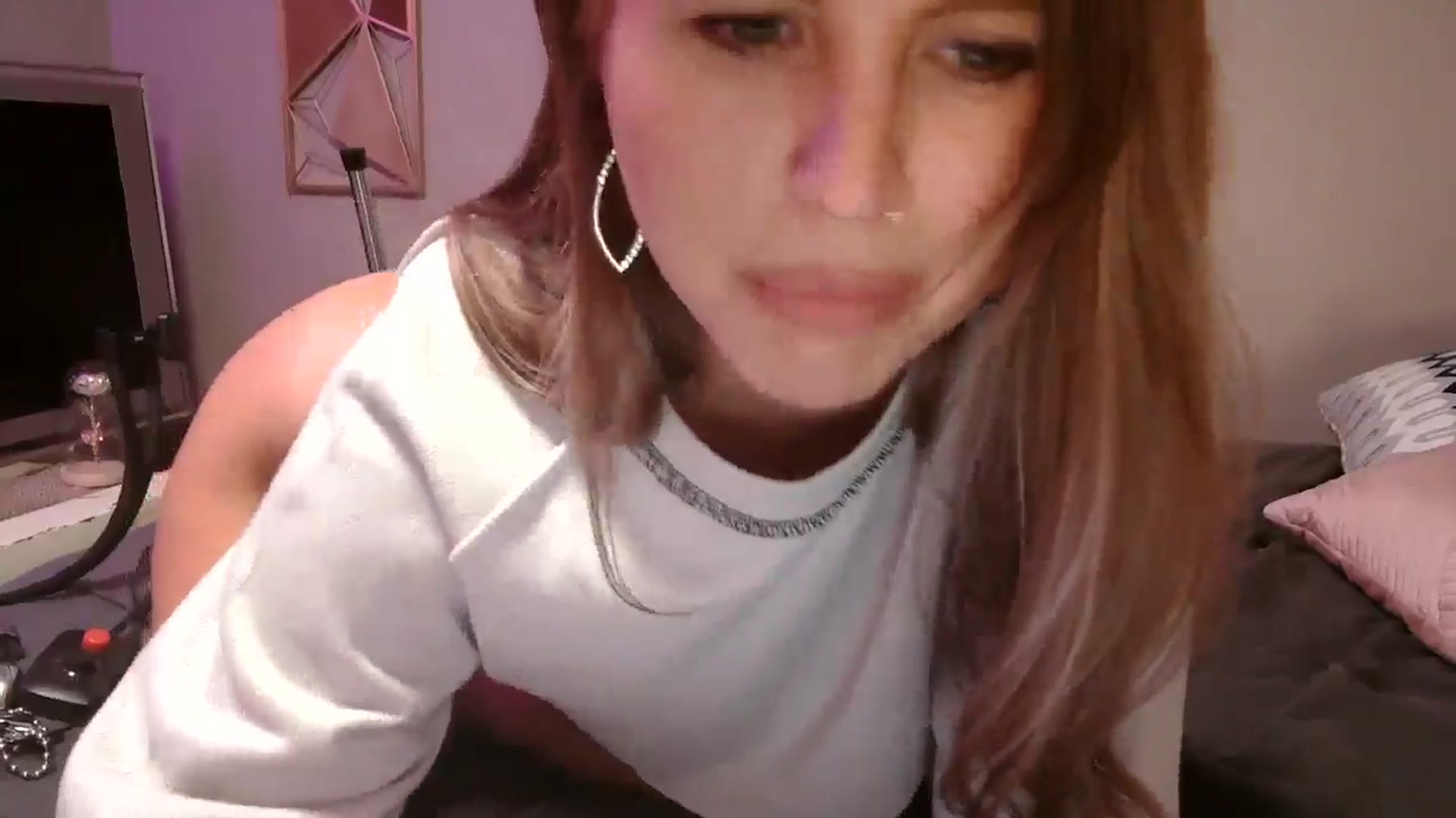 Gallery image thumbnail from WhisperGirl21's myfreecams stream on, 09/03/2024, 21:14 image 7 of 20