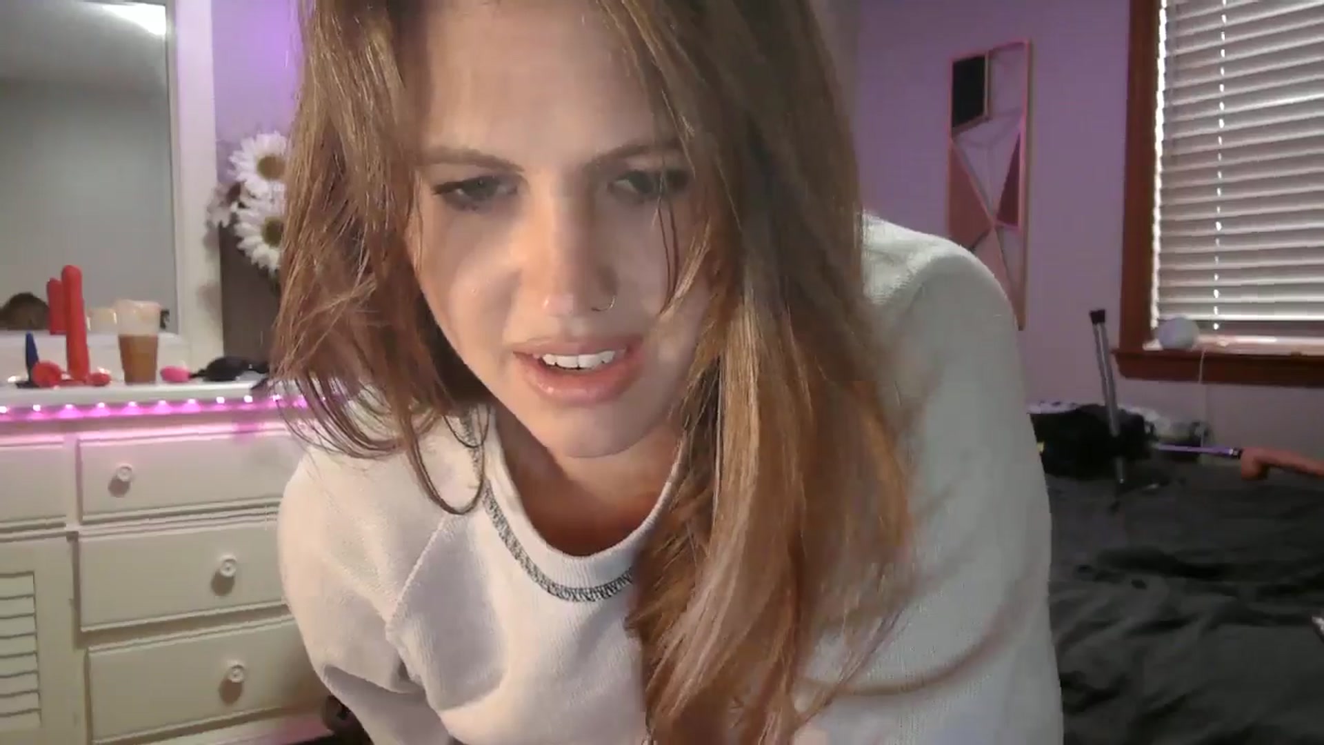 Gallery image thumbnail from WhisperGirl21's myfreecams stream on, 09/03/2024, 21:14 image 5 of 20