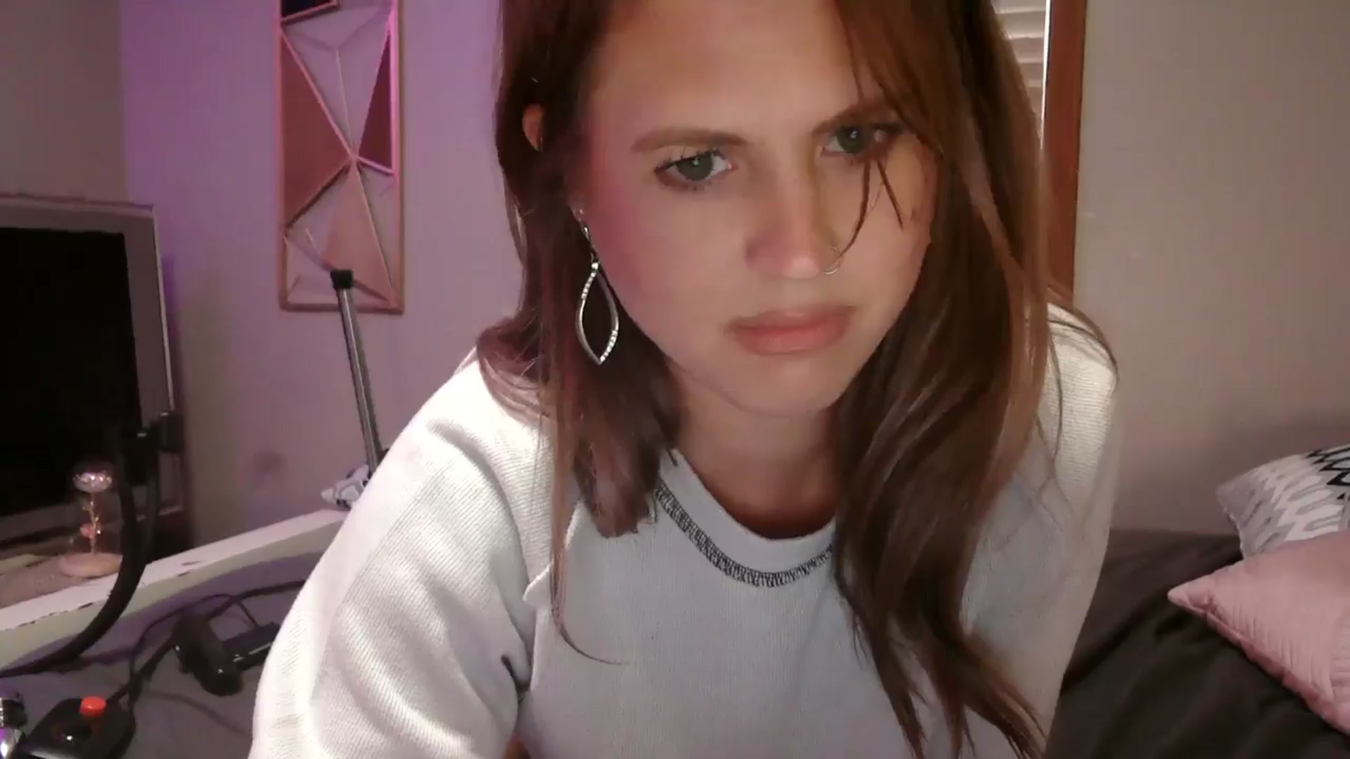 Gallery image thumbnail from WhisperGirl21's myfreecams stream on, 09/03/2024, 21:14 image 10 of 20