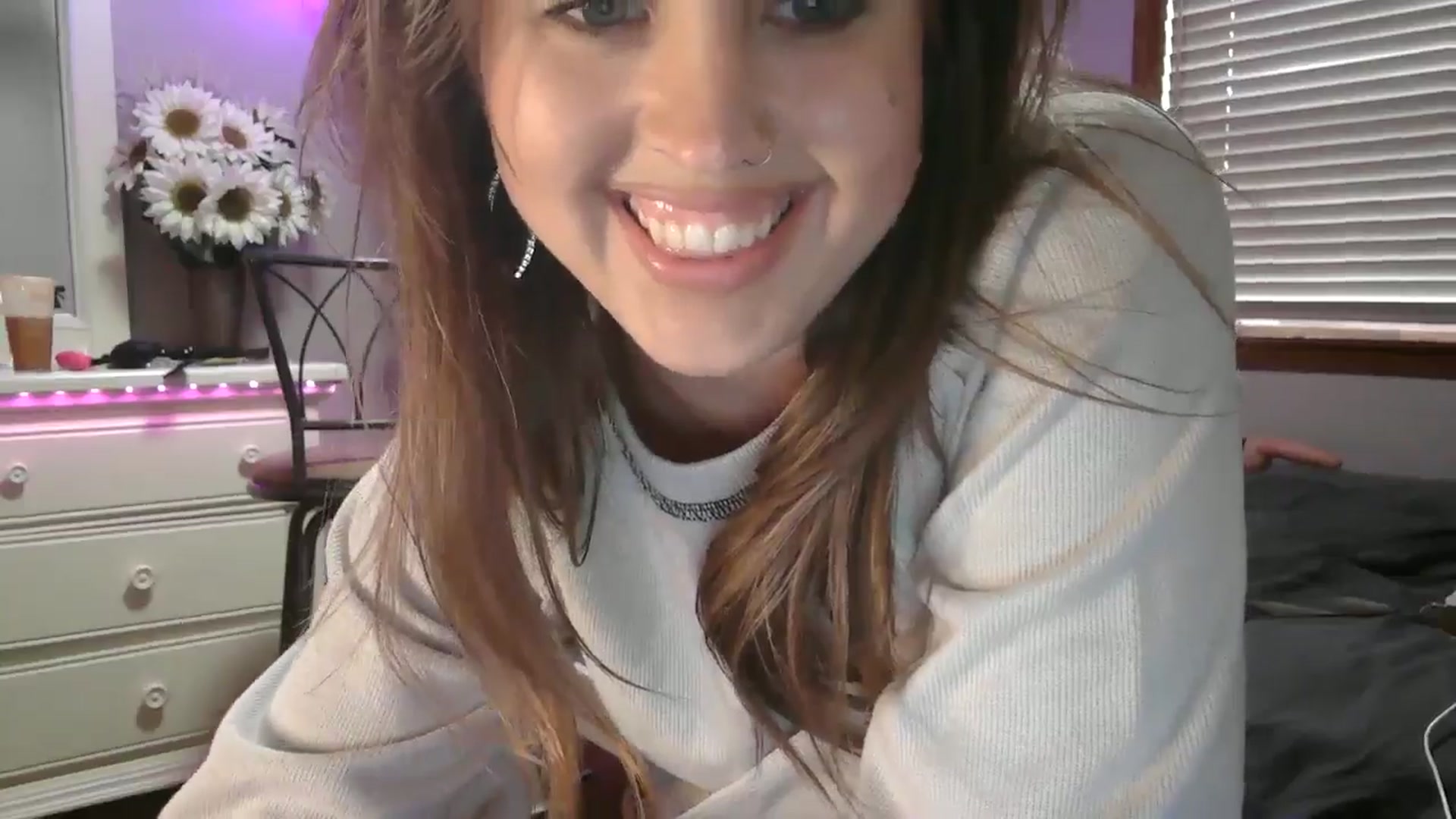 Gallery image thumbnail from WhisperGirl21's myfreecams stream on, 09/03/2024, 21:14 image 2 of 20