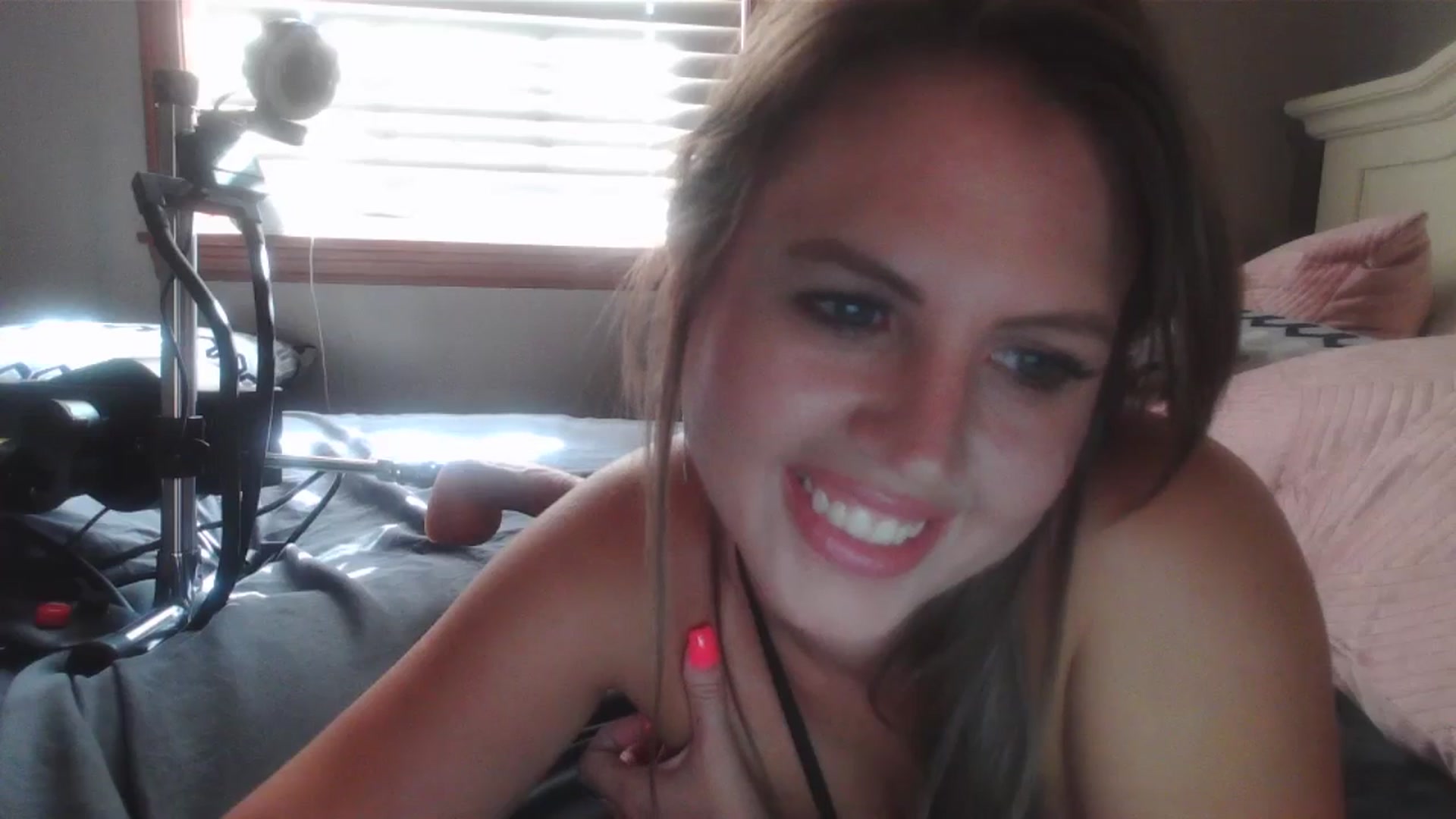 Gallery image thumbnail from WhisperGirl21's myfreecams stream on, 09/04/2024, 15:09 image 8 of 20