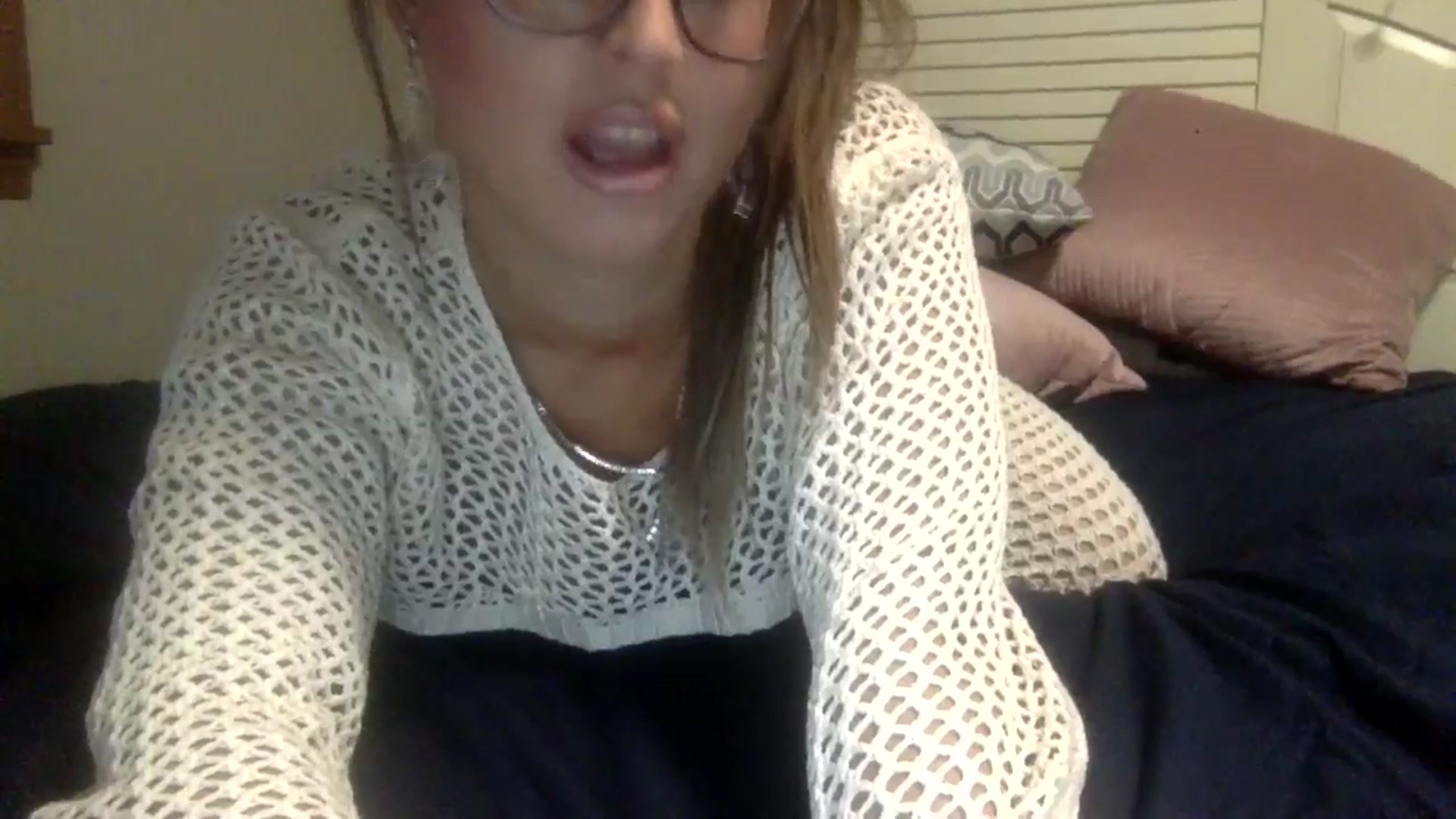 Gallery image thumbnail from WhisperGirl21's myfreecams stream on, 09/07/2024, 18:15 image 6 of 20