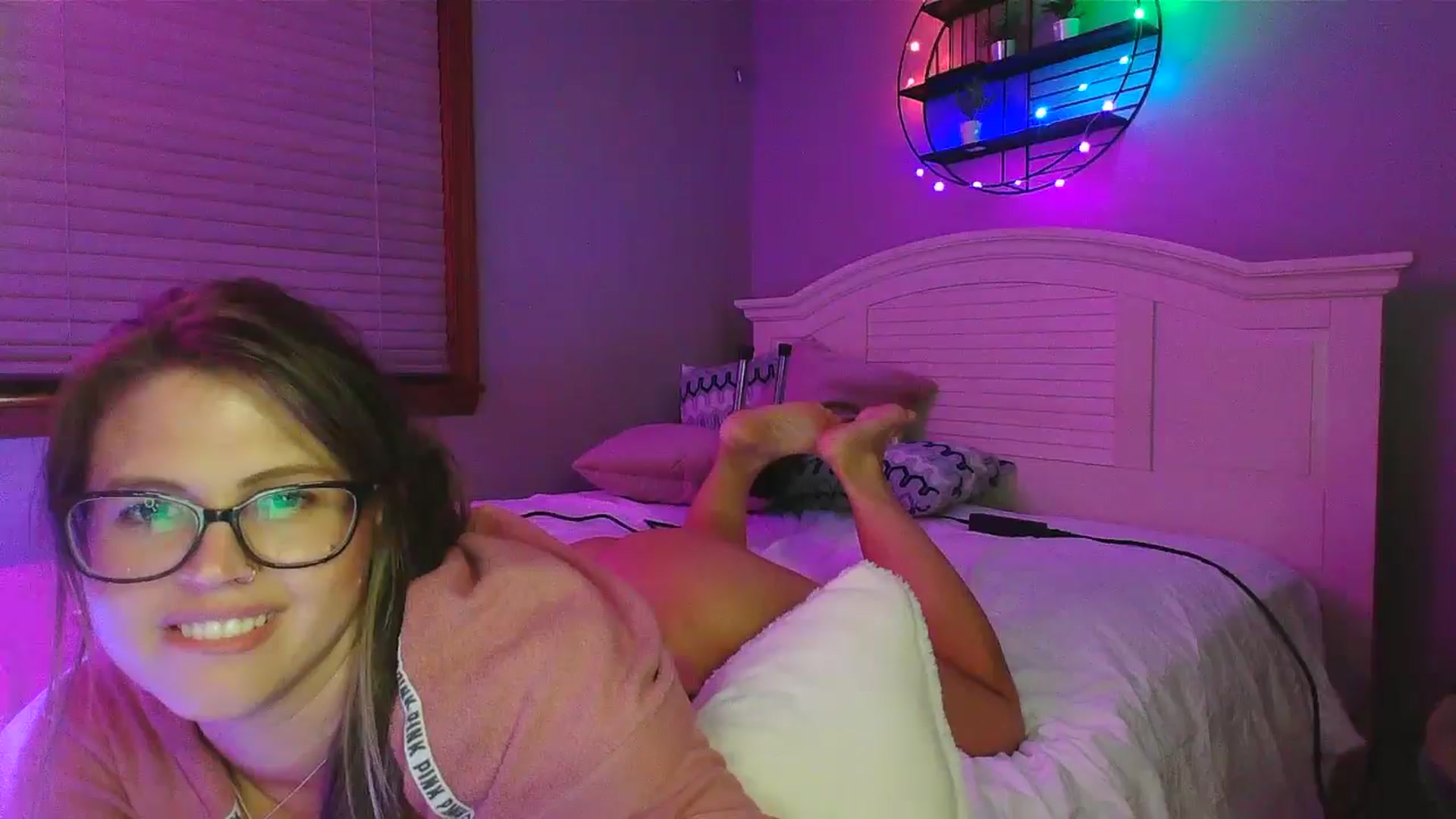 Gallery image thumbnail from WhisperGirl21's myfreecams stream on, 09/16/2024, 05:03 image 16 of 20