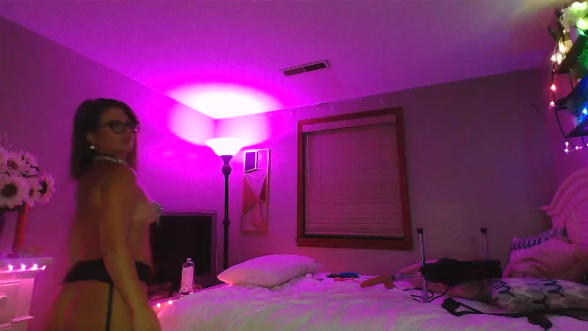 Gallery image thumbnail from WhisperGirl21's myfreecams stream on, 09/17/2024, 04:41 image 1 of 20