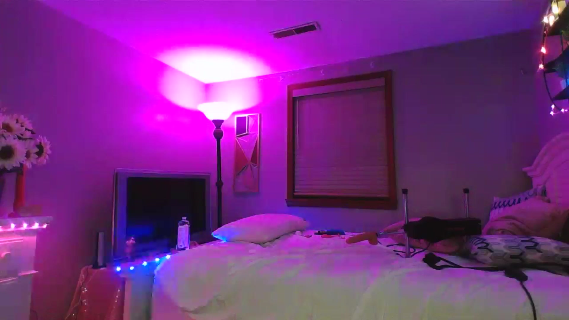 Gallery image thumbnail from WhisperGirl21's myfreecams stream on, 09/17/2024, 04:41 image 3 of 20