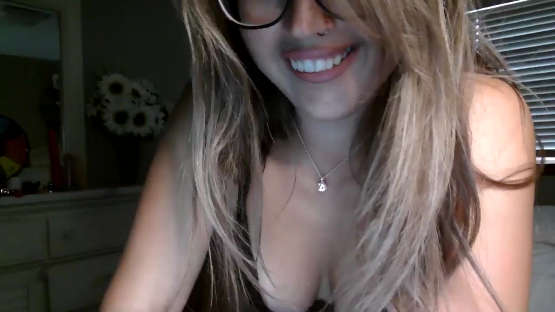 Gallery image thumbnail from WhisperGirl21's myfreecams stream on, 09/17/2024, 17:57 image 13 of 20