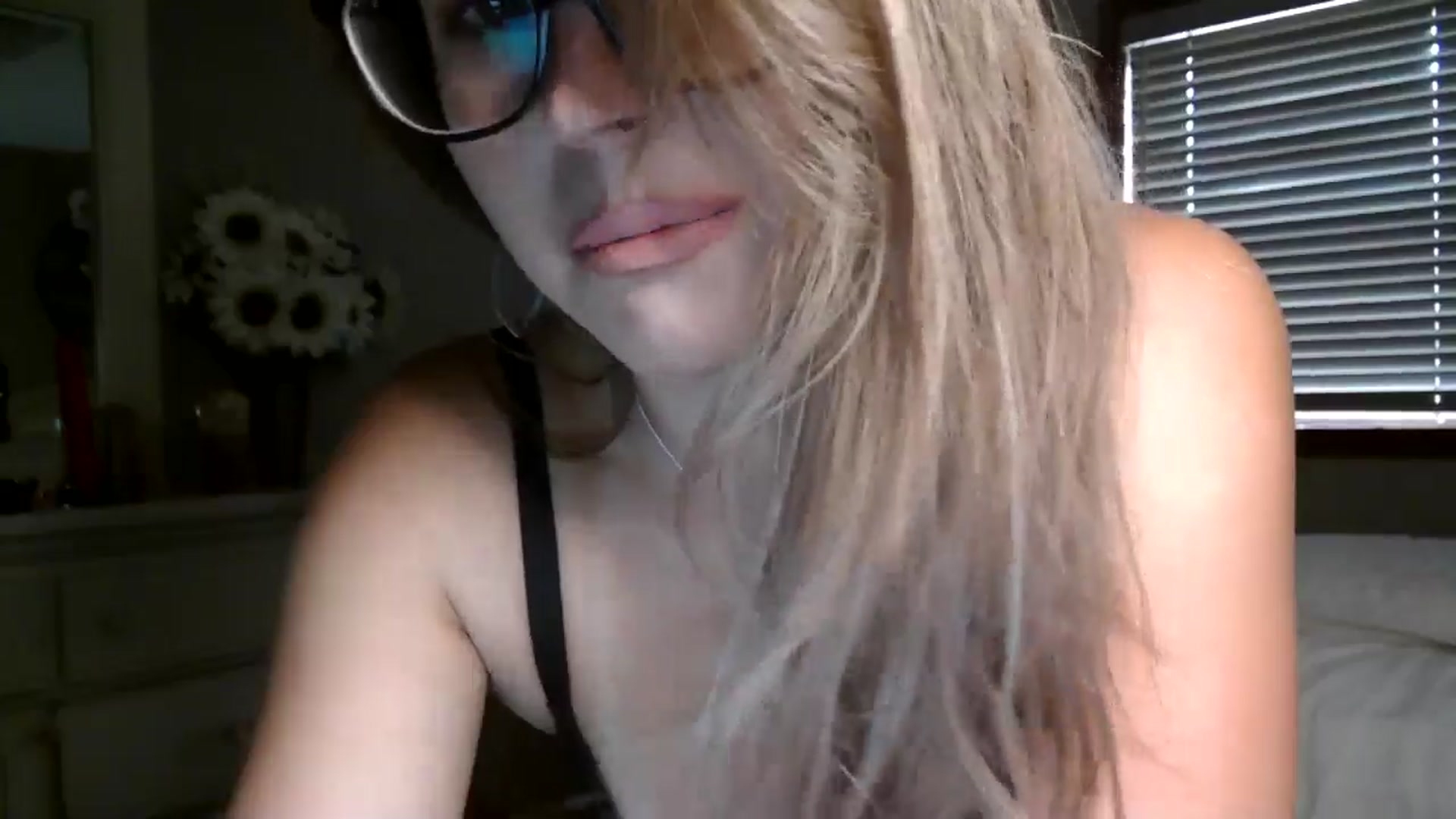 Gallery image thumbnail from WhisperGirl21's myfreecams stream on, 09/17/2024, 17:57 image 14 of 20