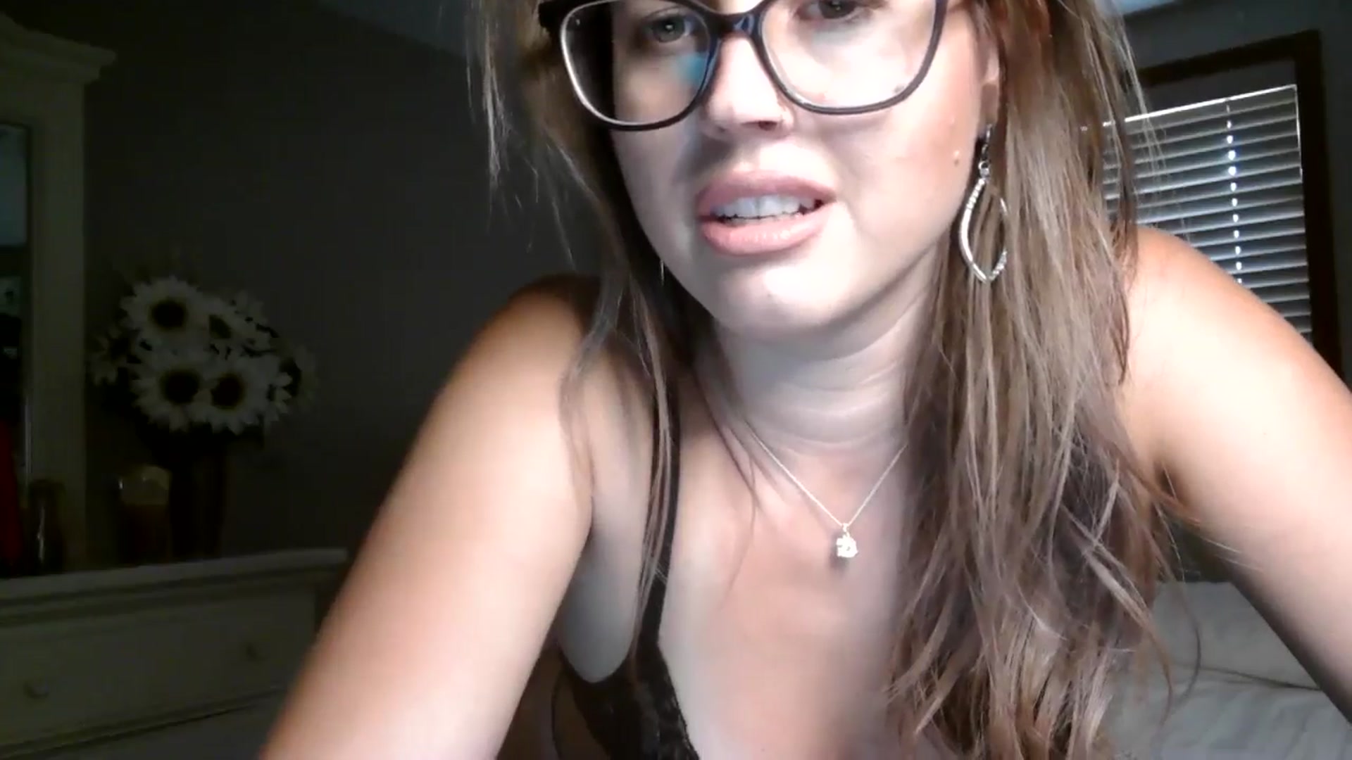 Gallery image thumbnail from WhisperGirl21's myfreecams stream on, 09/17/2024, 17:57 image 15 of 20