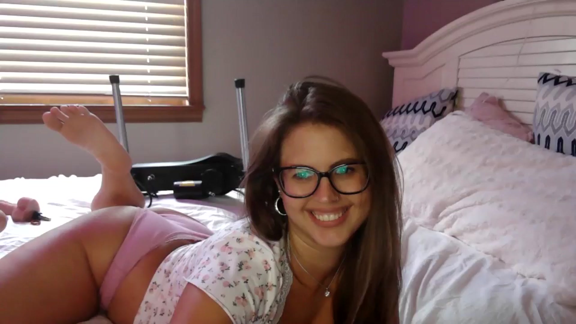 Gallery image thumbnail from WhisperGirl21's myfreecams stream on, 09/18/2024, 20:53 image 1 of 20