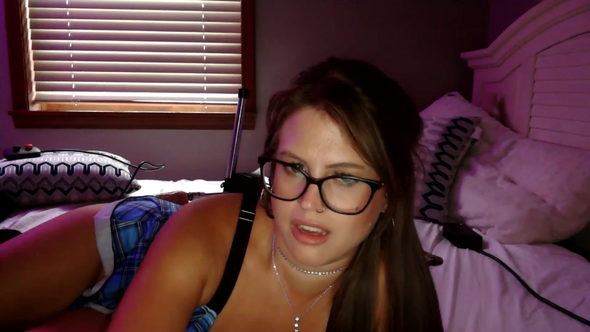 Gallery image thumbnail from WhisperGirl21's myfreecams stream on, 09/24/2024, 21:04 image 20 of 20