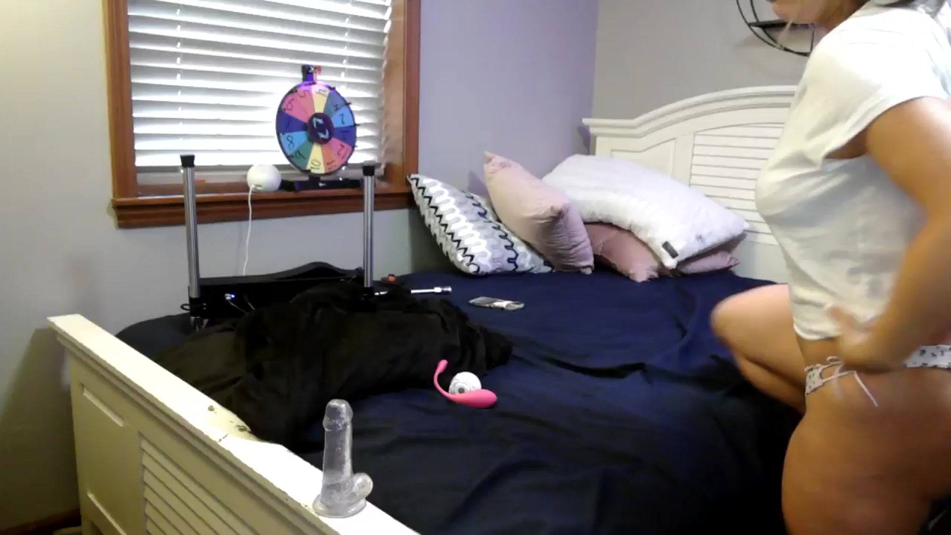 Gallery image thumbnail from WhisperGirl21's myfreecams stream on, 09/27/2024, 19:42 image 9 of 20