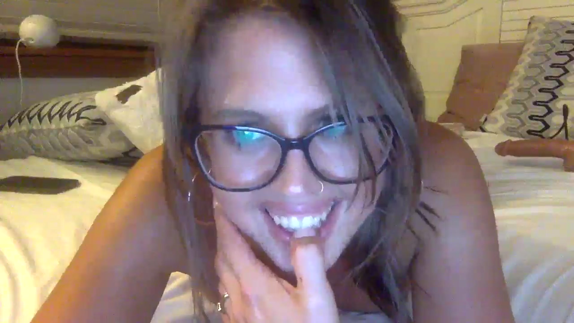 Gallery image thumbnail from WhisperGirl21's myfreecams stream on, 10/01/2024, 05:16 image 3 of 20