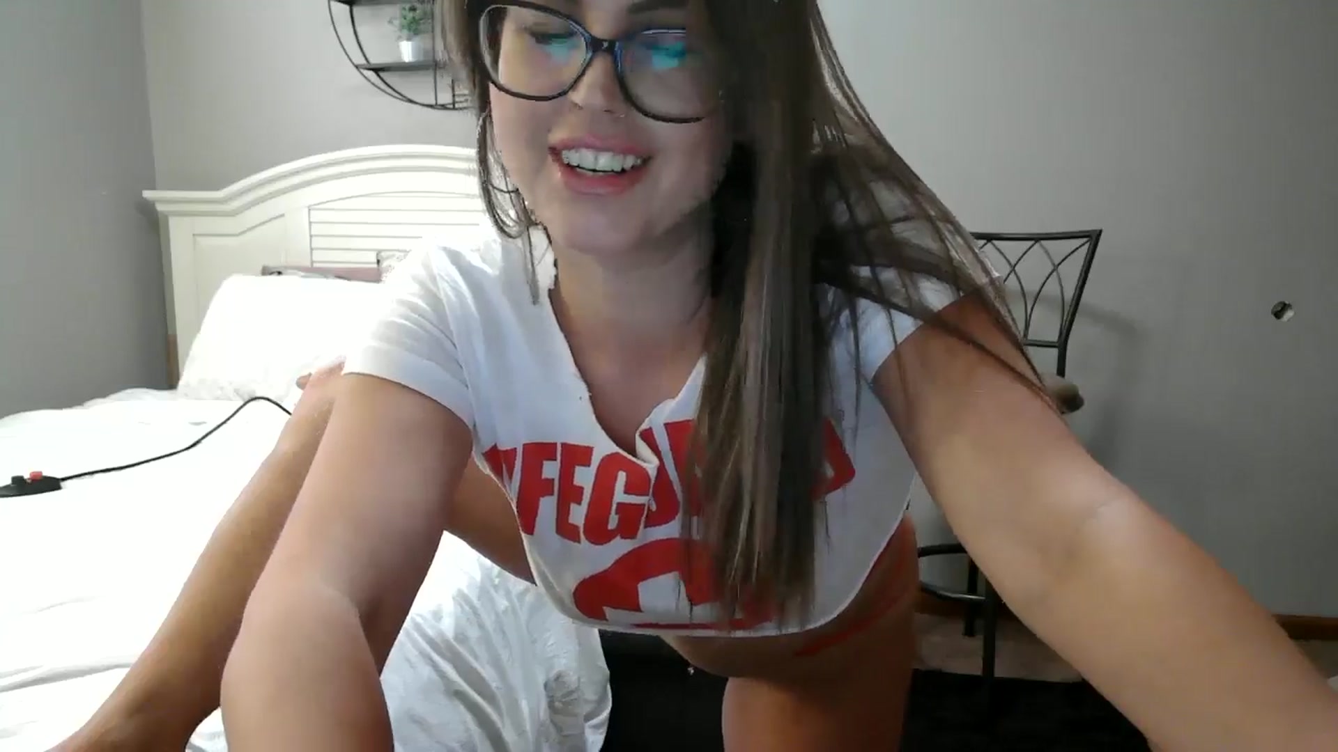 Gallery image thumbnail from WhisperGirl21's myfreecams stream on, 10/01/2024, 14:43 image 3 of 20