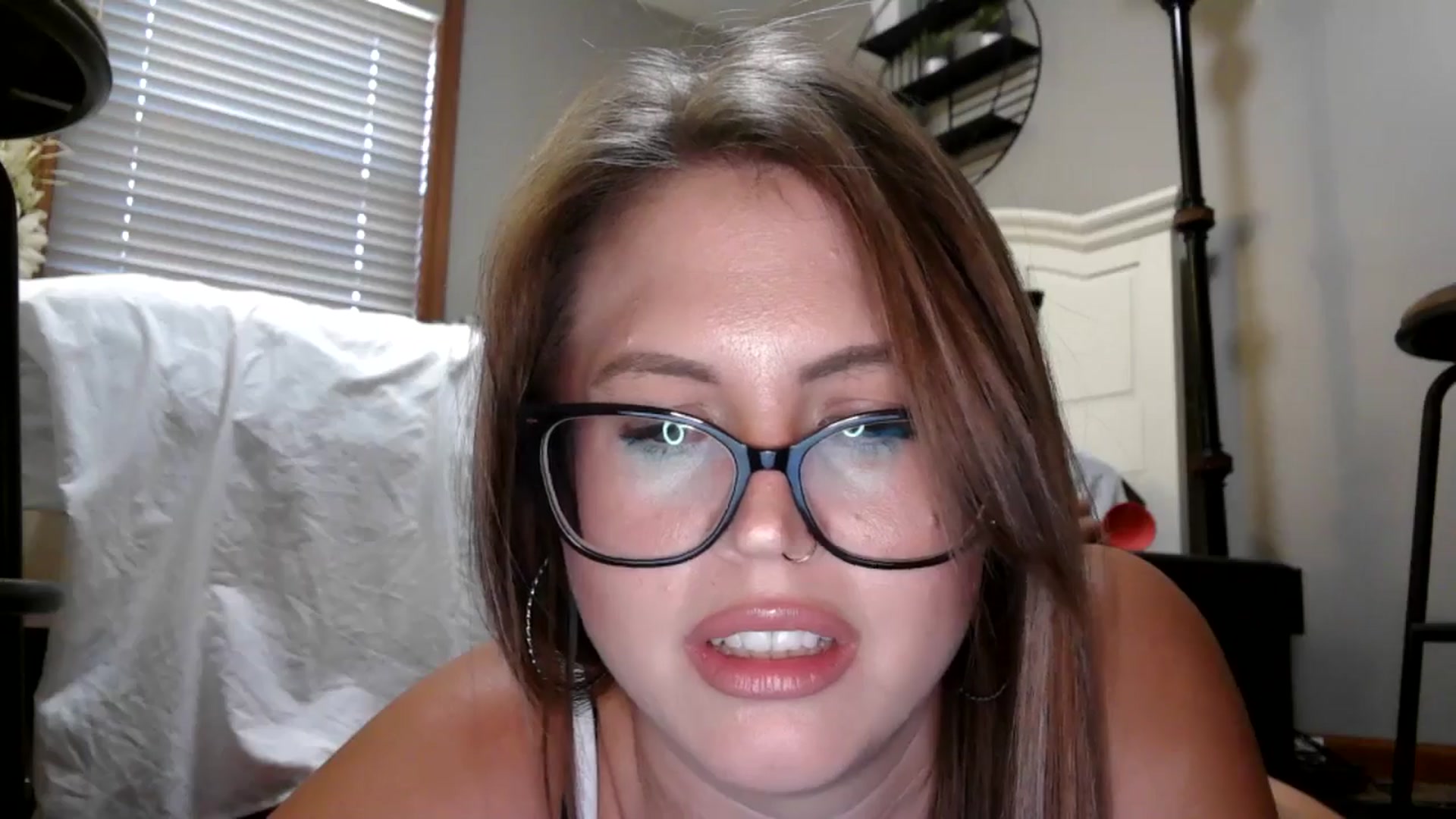 Gallery image thumbnail from WhisperGirl21's myfreecams stream on, 10/01/2024, 20:15 image 20 of 20