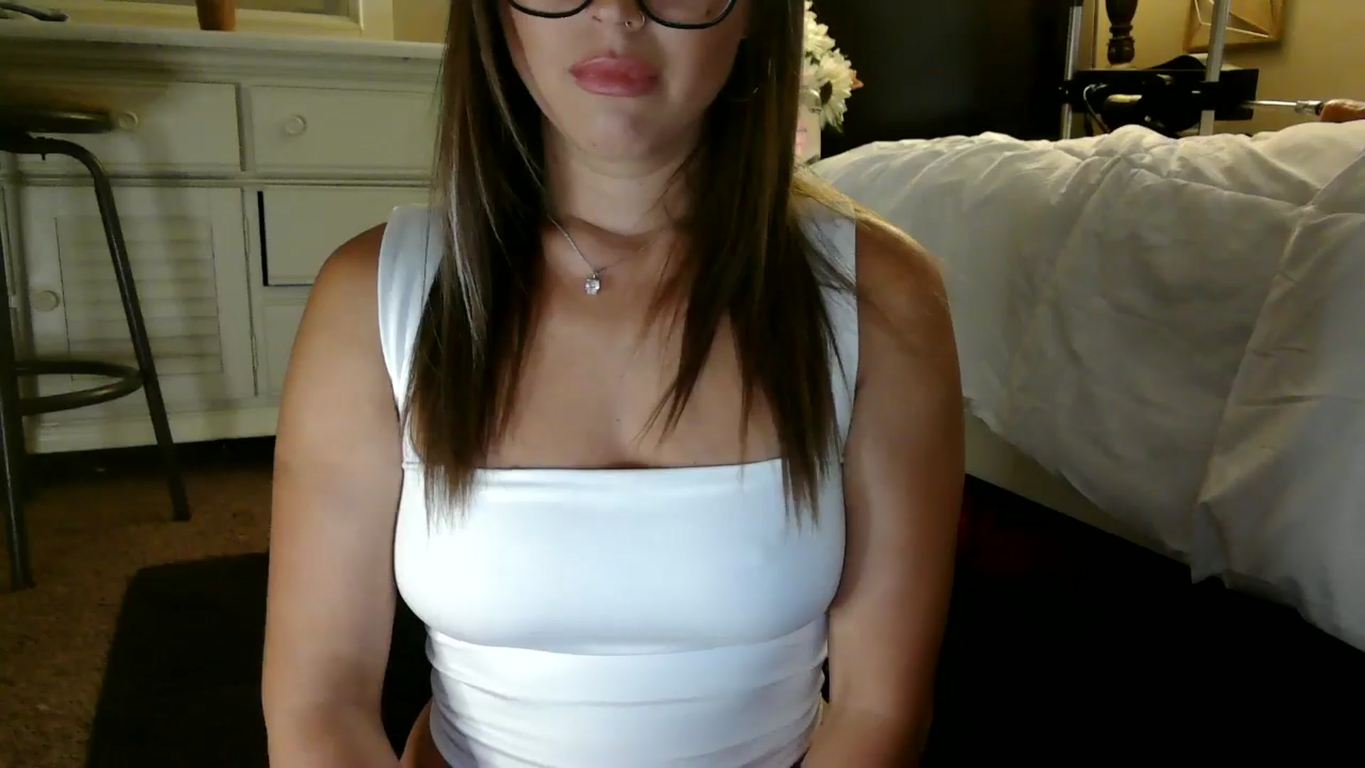 Gallery image thumbnail from WhisperGirl21's myfreecams stream on, 10/08/2024, 19:36 image 13 of 20
