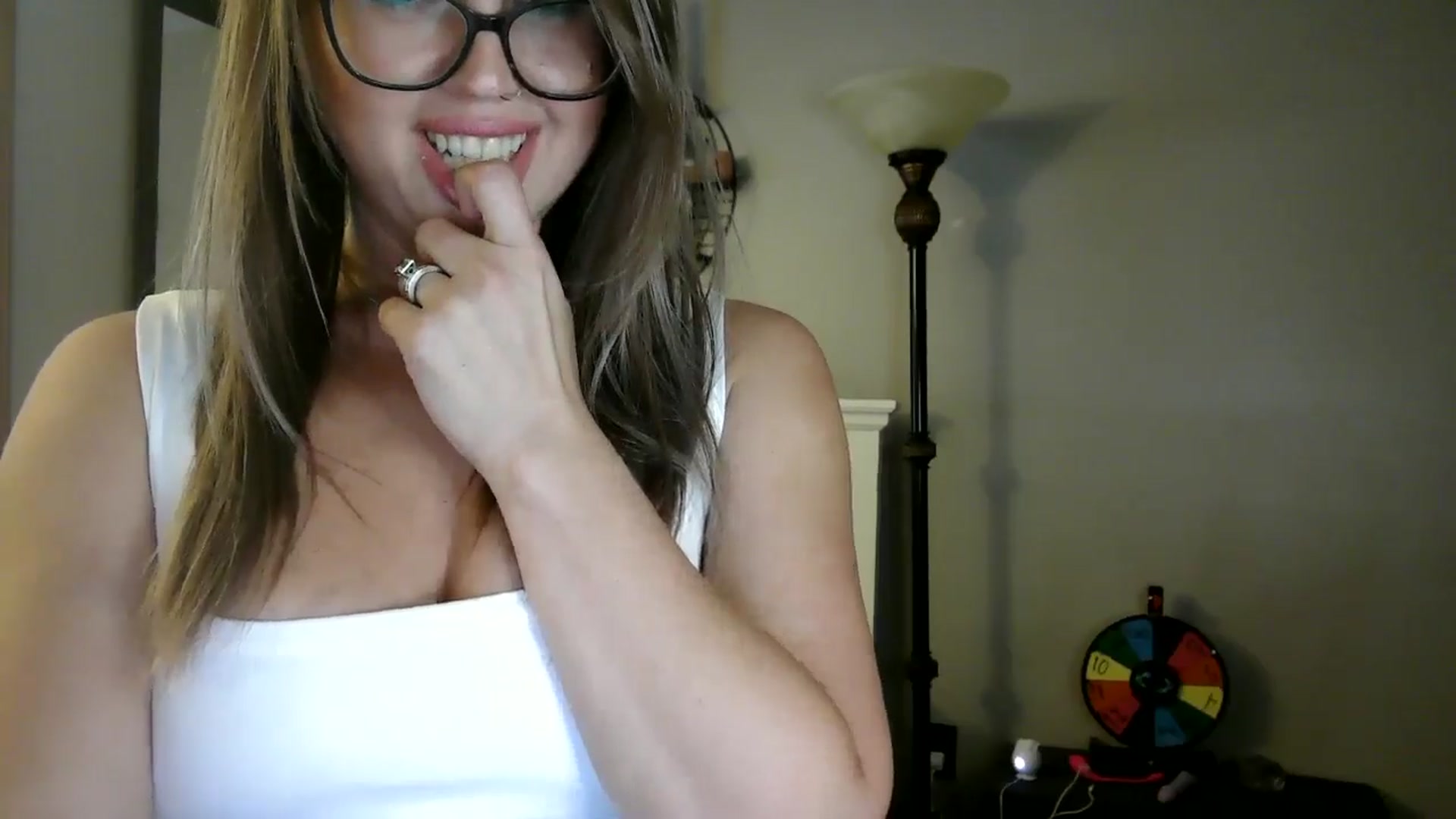 Gallery image thumbnail from WhisperGirl21's myfreecams stream on, 10/08/2024, 20:31 image 9 of 20