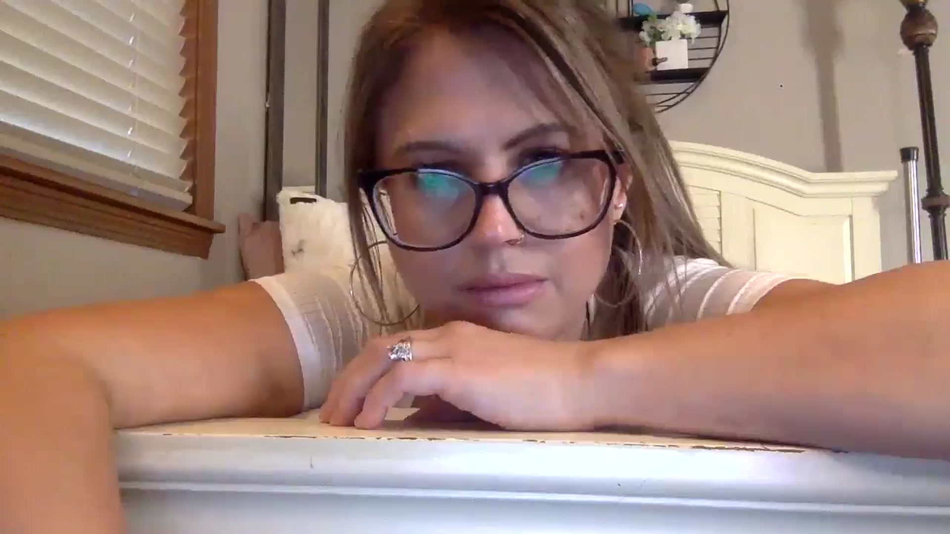 Gallery image thumbnail from WhisperGirl21's myfreecams stream on, 10/15/2024, 19:17 image 5 of 20