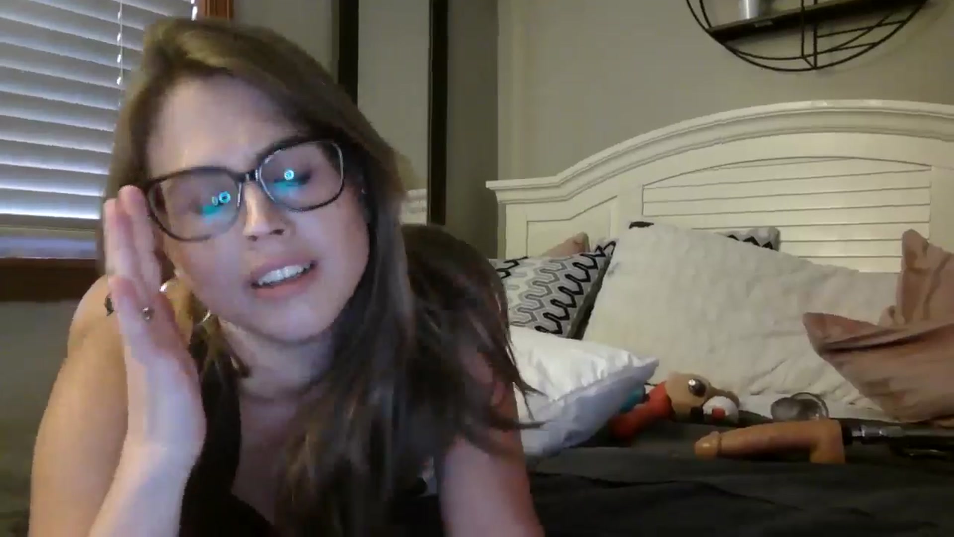 Gallery image thumbnail from WhisperGirl21's myfreecams stream on, 10/24/2024, 20:26 image 7 of 20