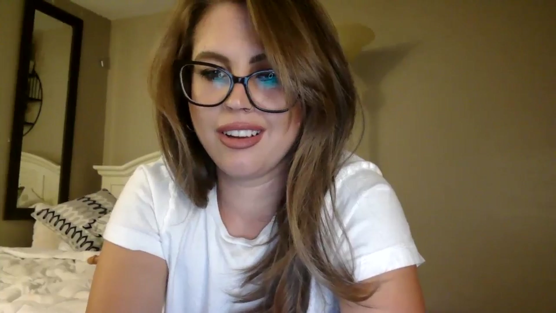 Gallery image thumbnail from WhisperGirl21's myfreecams stream on, 10/30/2024, 03:39 image 3 of 20