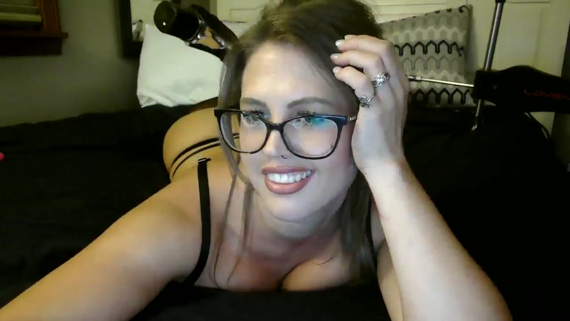 Gallery image thumbnail from WhisperGirl21's myfreecams stream on, 10/31/2024, 03:51 image 15 of 20
