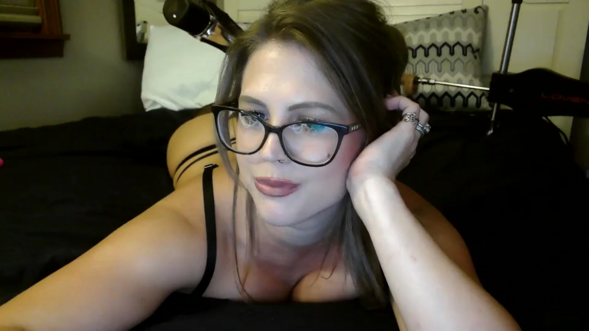 Gallery image thumbnail from WhisperGirl21's myfreecams stream on, 10/31/2024, 03:51 image 8 of 20