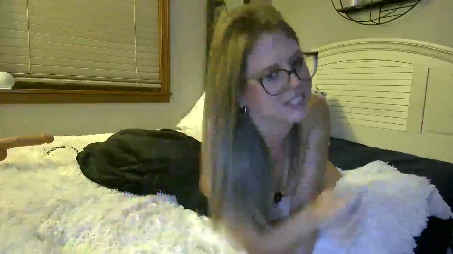 Gallery image thumbnail from WhisperGirl21's myfreecams stream on, 11/03/2024, 24:52 image 15 of 20