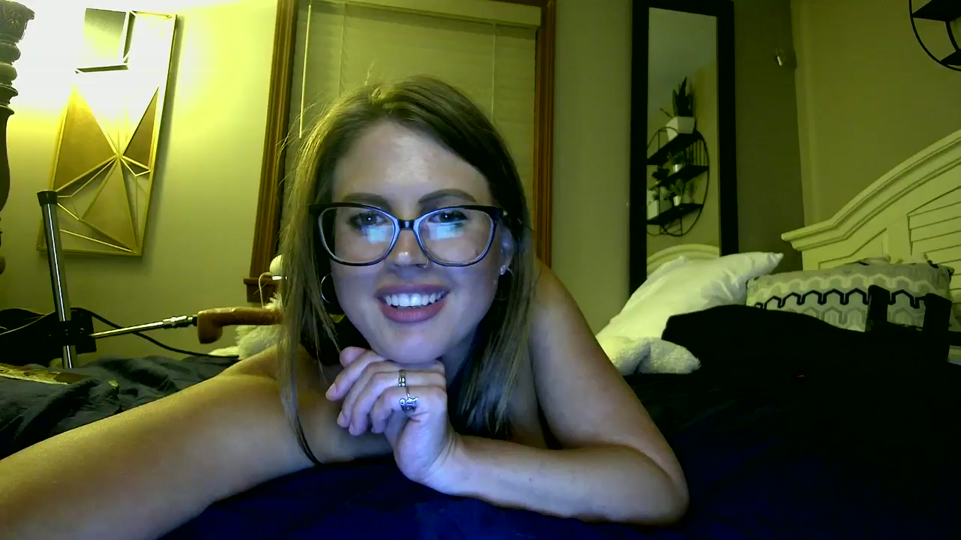 Gallery image thumbnail from WhisperGirl21's myfreecams stream on, 11/03/2024, 02:41 image 10 of 20
