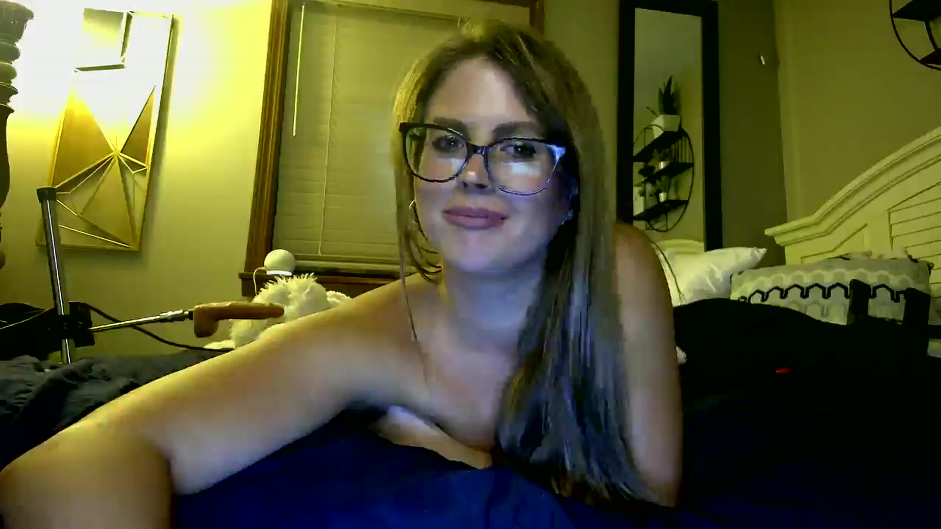 Gallery image thumbnail from WhisperGirl21's myfreecams stream on, 11/03/2024, 02:41 image 13 of 20