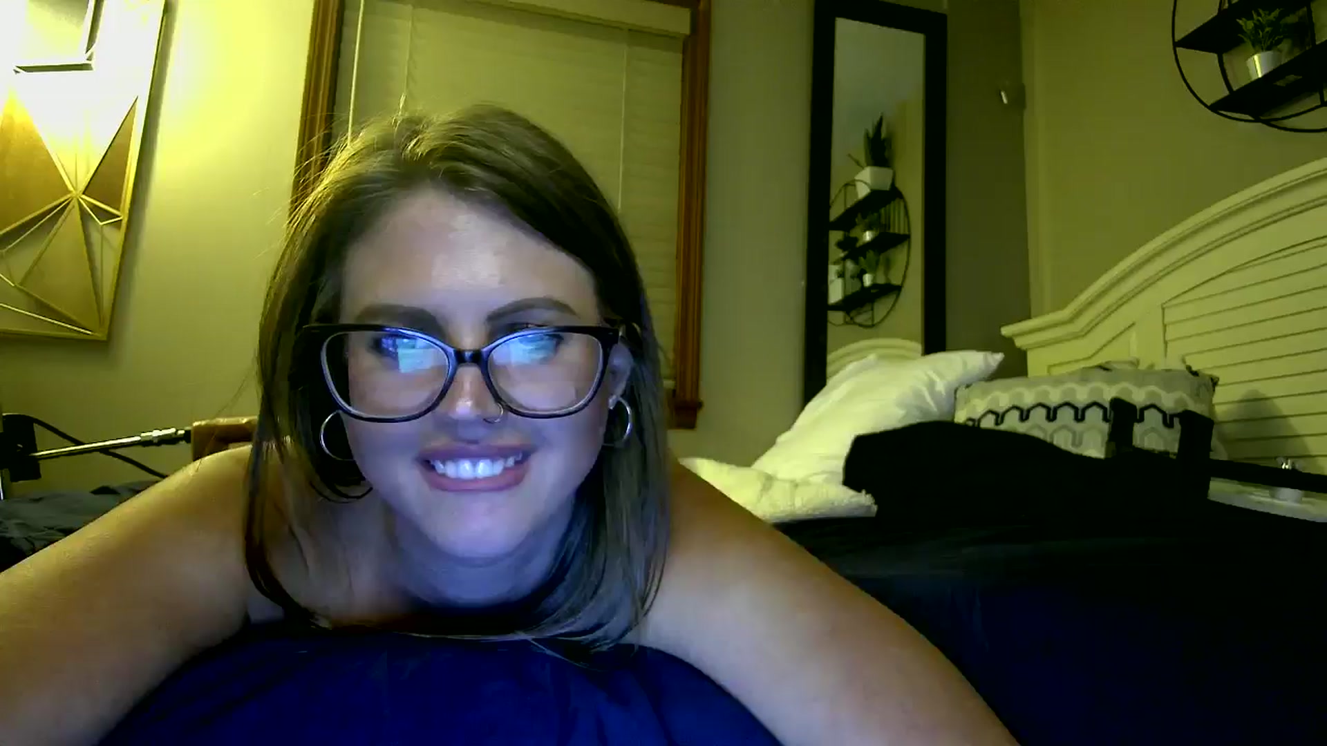Gallery image thumbnail from WhisperGirl21's myfreecams stream on, 11/03/2024, 02:41 image 5 of 20