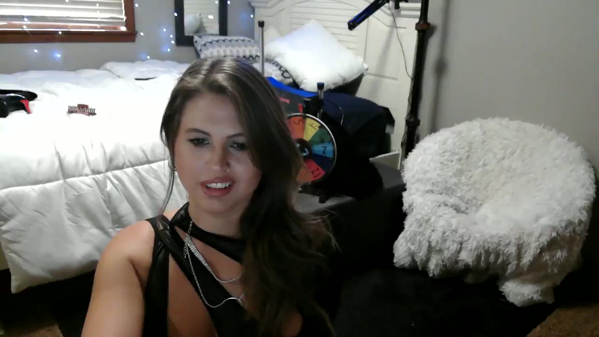 Gallery image thumbnail from WhisperGirl21's myfreecams stream on, 11/06/2024, 17:27 image 4 of 20