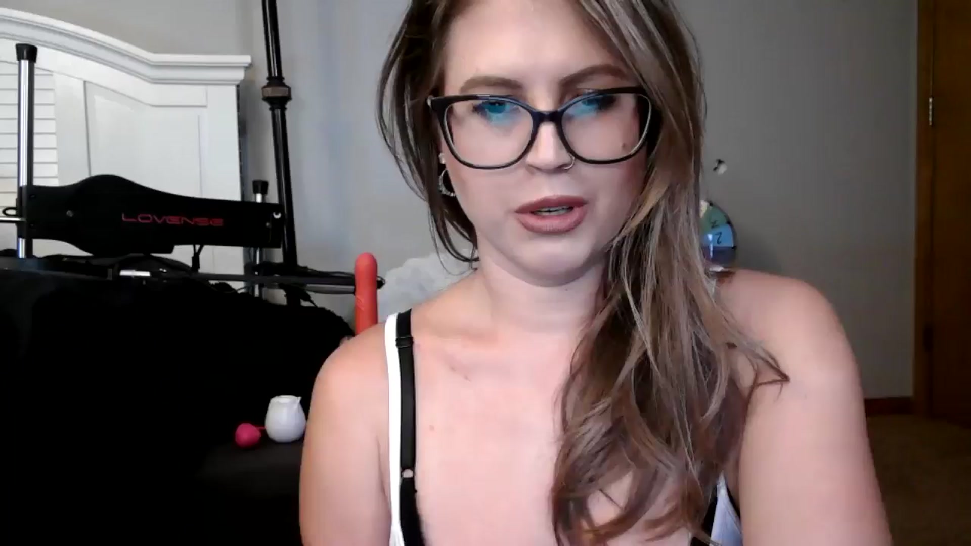 Gallery image thumbnail from WhisperGirl21's myfreecams stream on, 11/07/2024, 17:30 image 3 of 20
