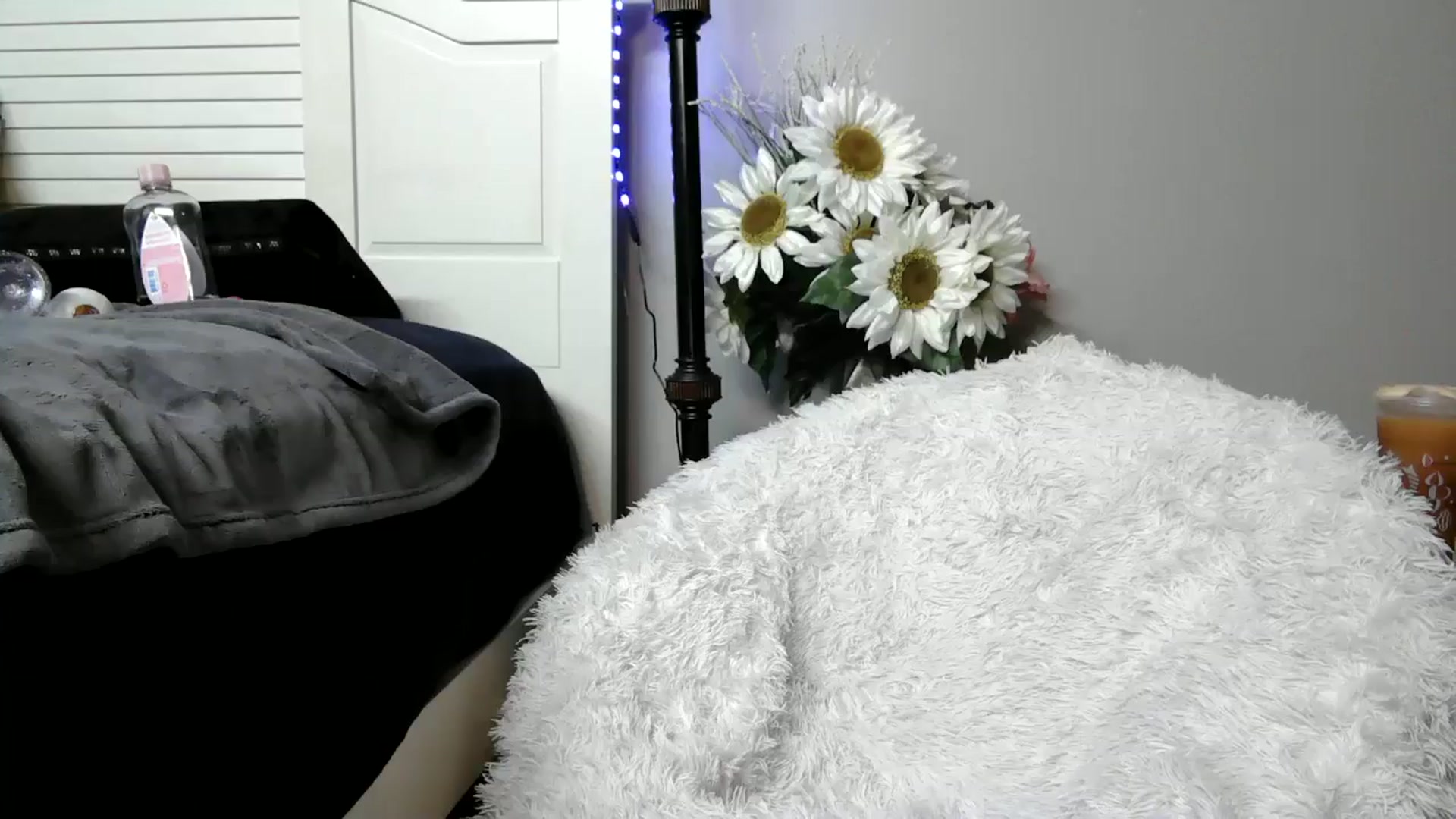 Gallery image thumbnail from WhisperGirl21's myfreecams stream on, 11/14/2024, 19:13 image 17 of 20