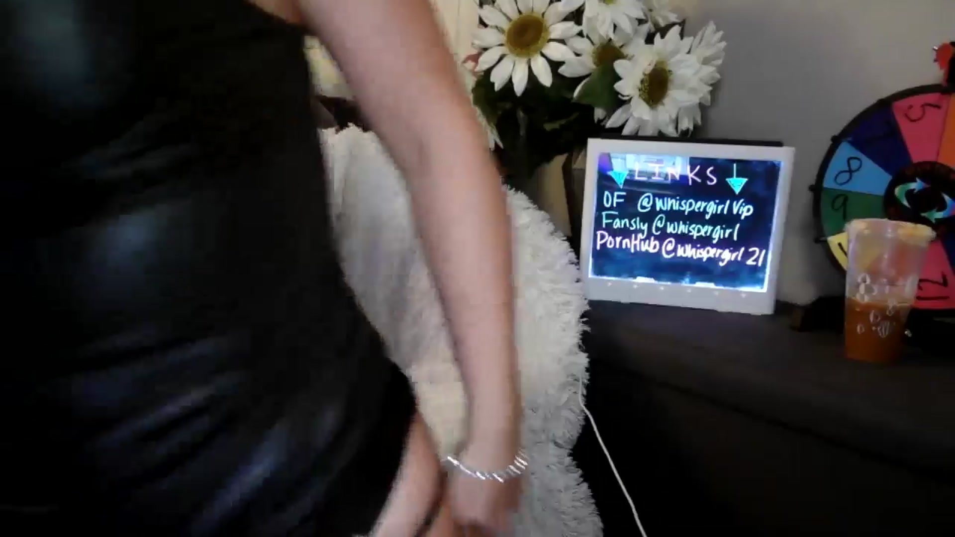 Gallery image thumbnail from WhisperGirl21's myfreecams stream on, 11/15/2024, 17:51 image 18 of 20