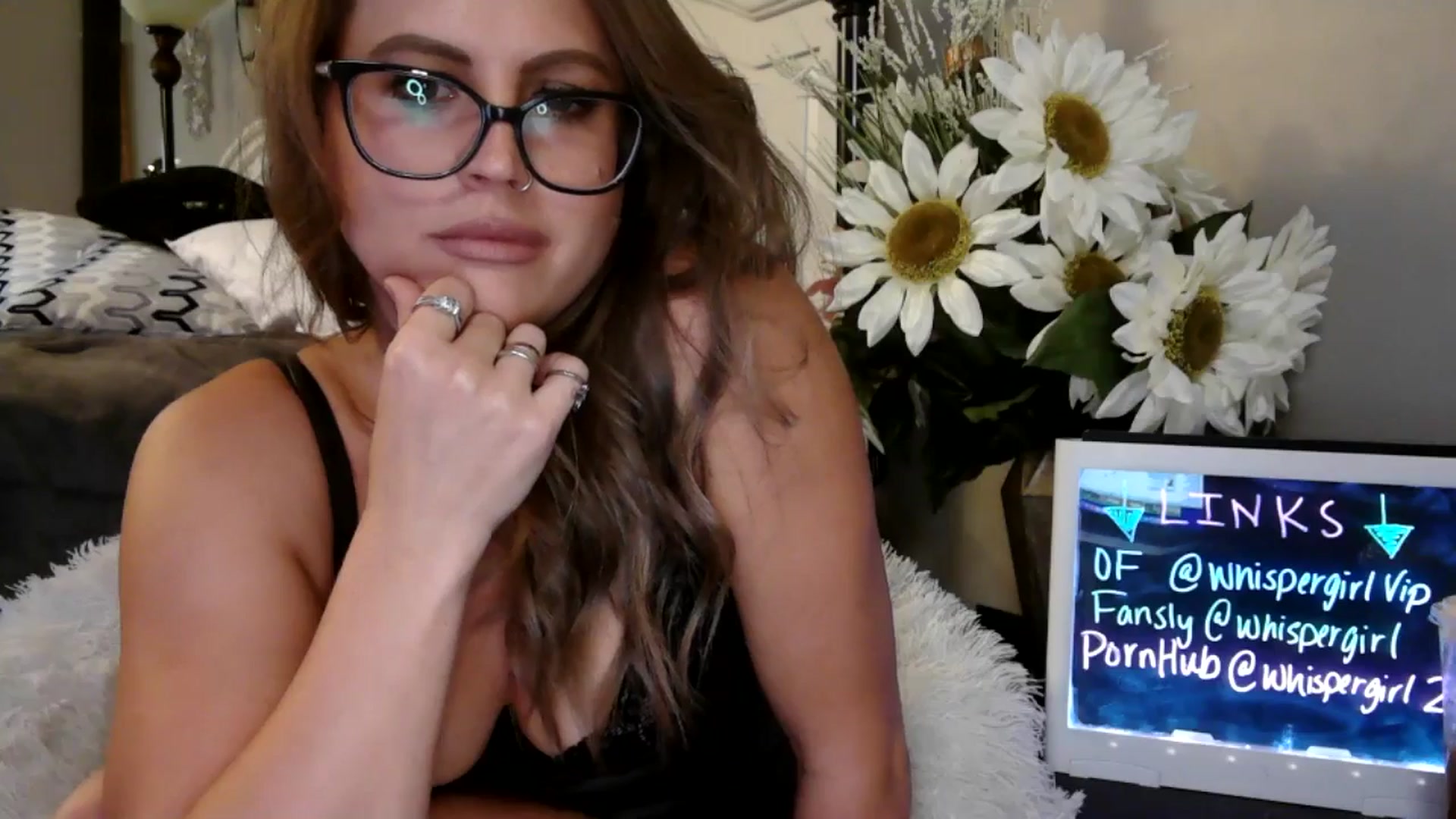 Gallery image thumbnail from WhisperGirl21's myfreecams stream on, 11/15/2024, 17:51 image 11 of 20