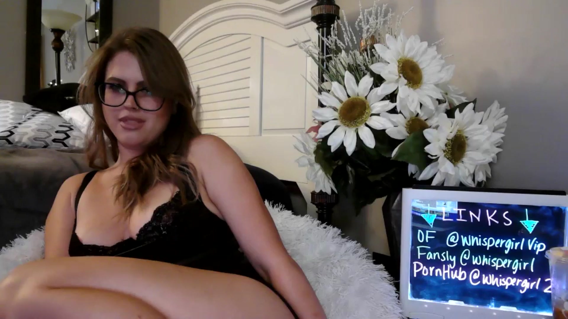 Gallery image thumbnail from WhisperGirl21's myfreecams stream on, 11/15/2024, 17:51 image 5 of 20