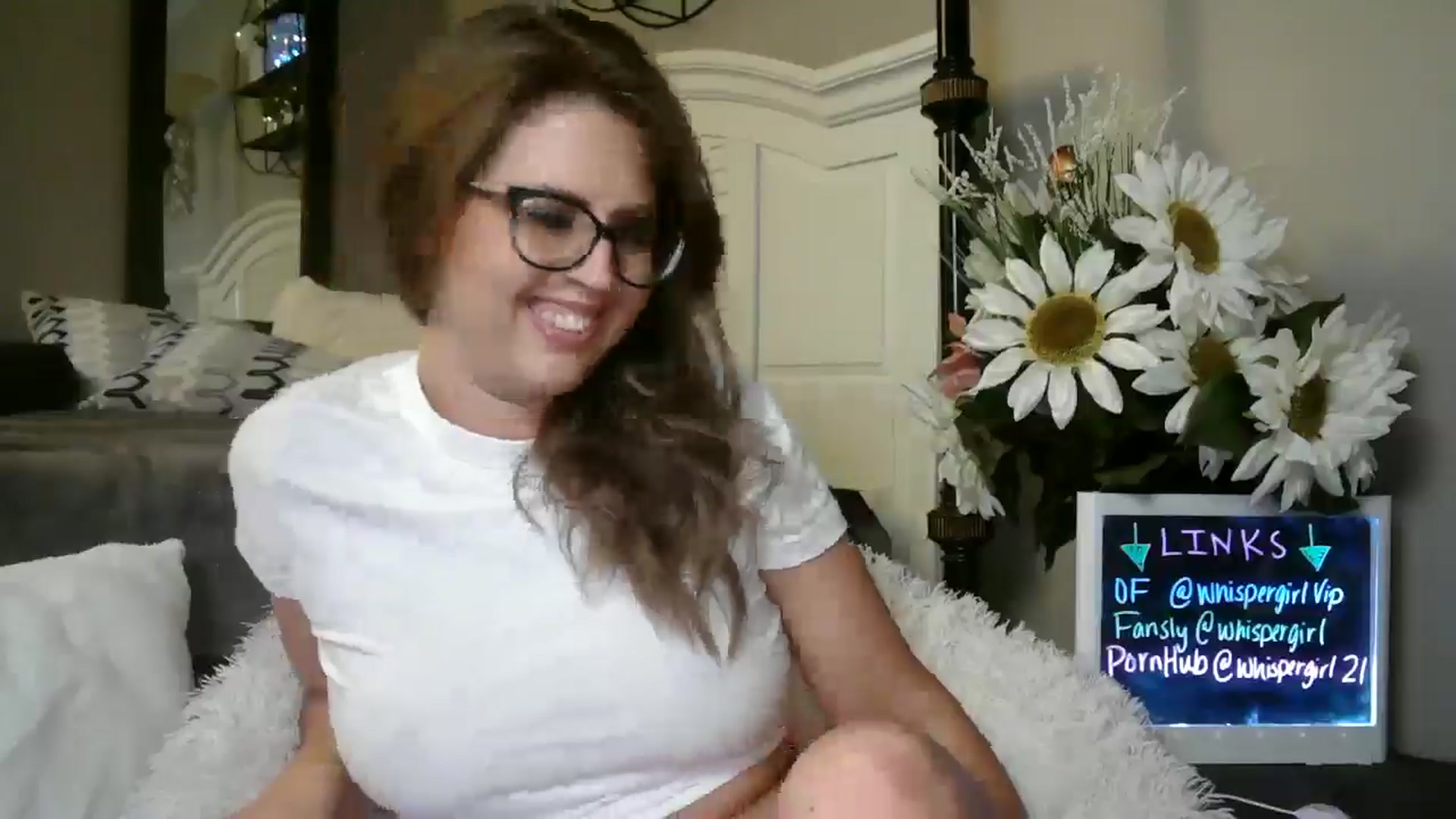 Gallery image thumbnail from WhisperGirl21's myfreecams stream on, 11/15/2024, 20:56 image 7 of 20