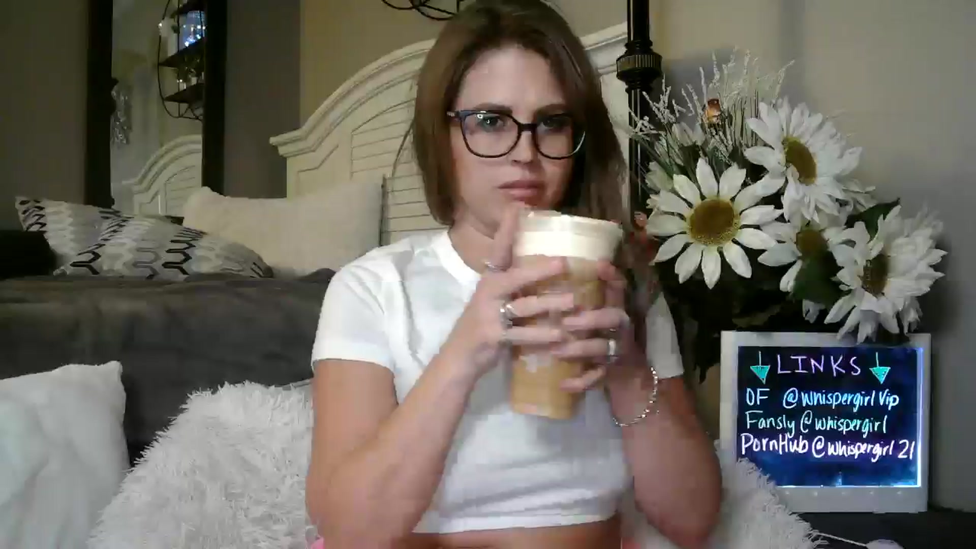 Gallery image thumbnail from WhisperGirl21's myfreecams stream on, 11/15/2024, 20:56 image 9 of 20