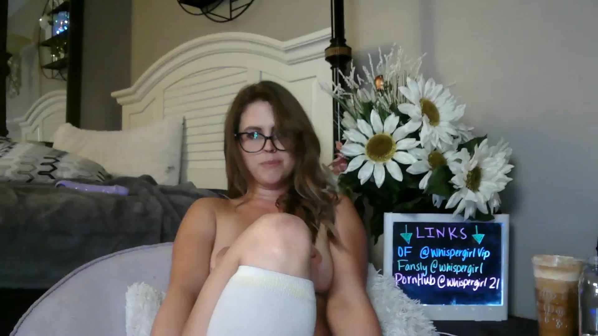 Gallery image thumbnail from WhisperGirl21's myfreecams stream on, 11/15/2024, 21:32 image 19 of 20