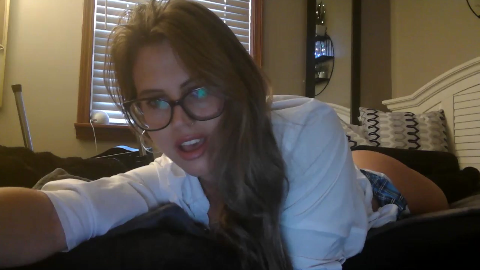 Gallery image thumbnail from WhisperGirl21's myfreecams stream on, 11/19/2024, 16:04 image 17 of 20