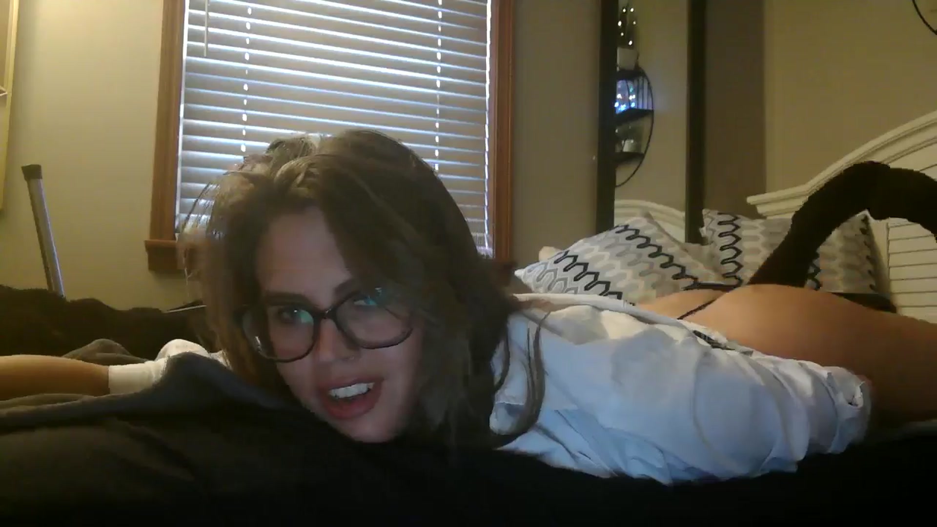 Gallery image thumbnail from WhisperGirl21's myfreecams stream on, 11/19/2024, 16:04 image 15 of 20
