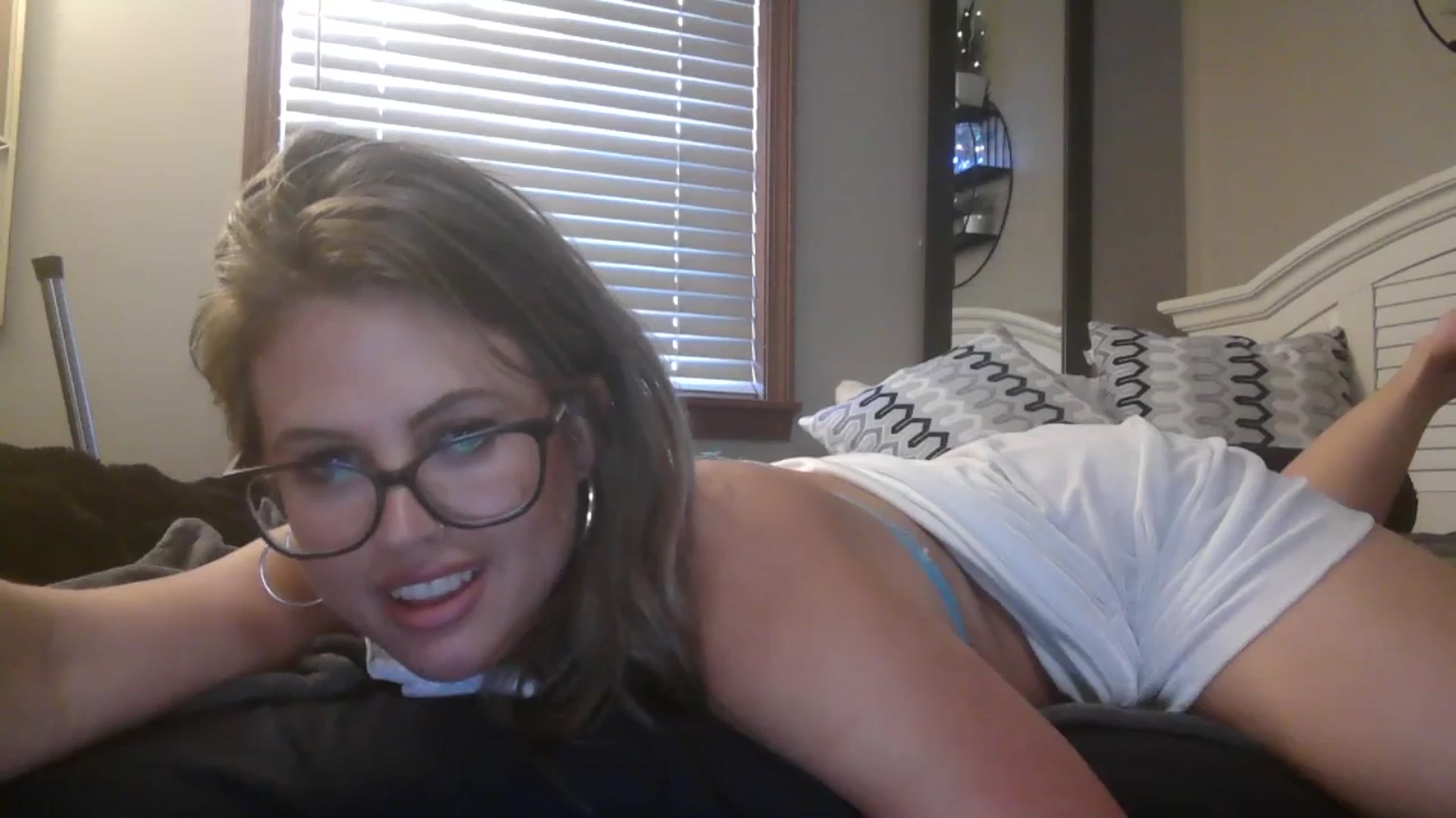Gallery image thumbnail from WhisperGirl21's myfreecams stream on, 11/19/2024, 16:19 image 4 of 20
